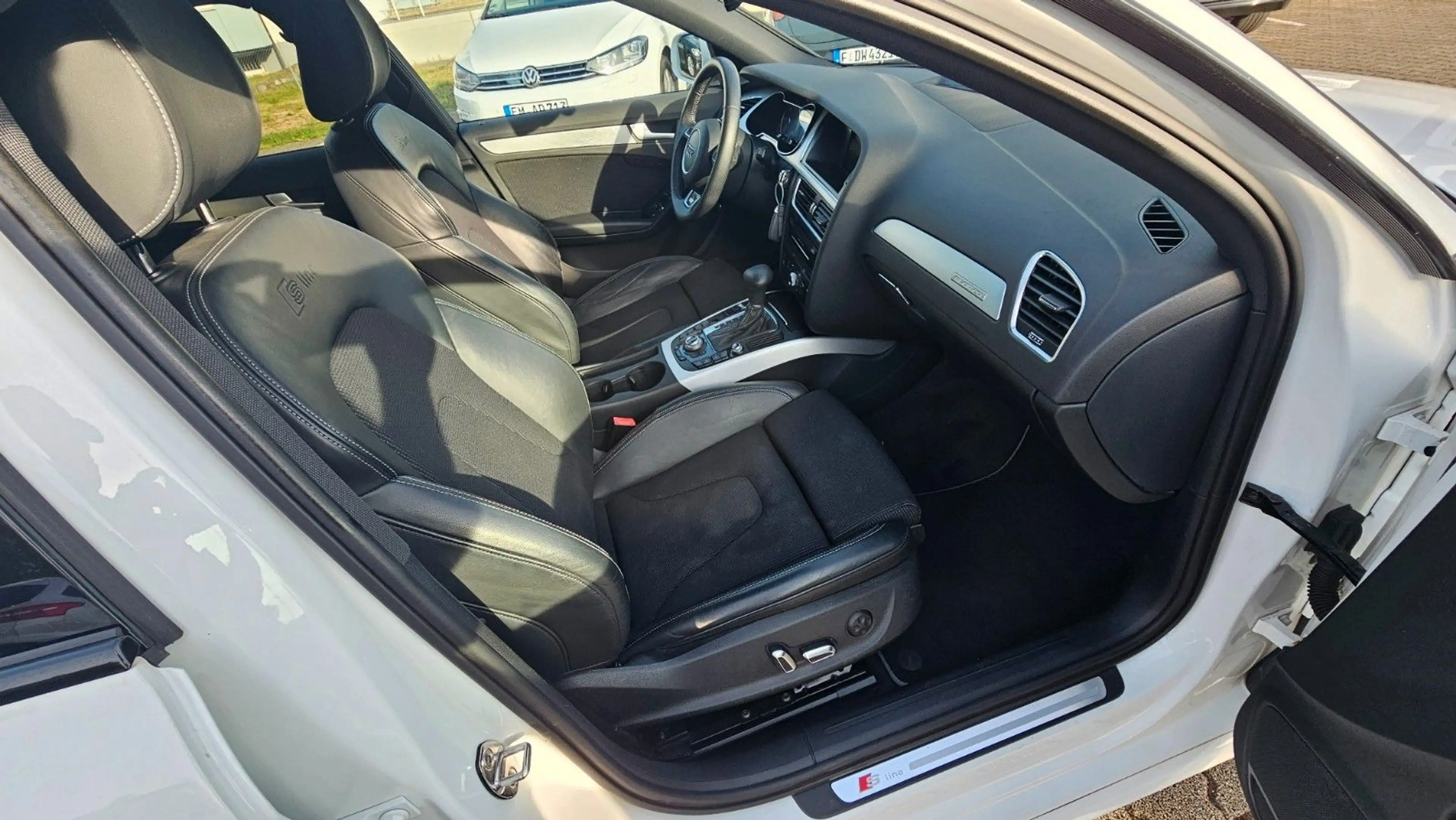 Audi A4 S-line Sportpaket / plus quattro / Xenon / Navi — photo 9