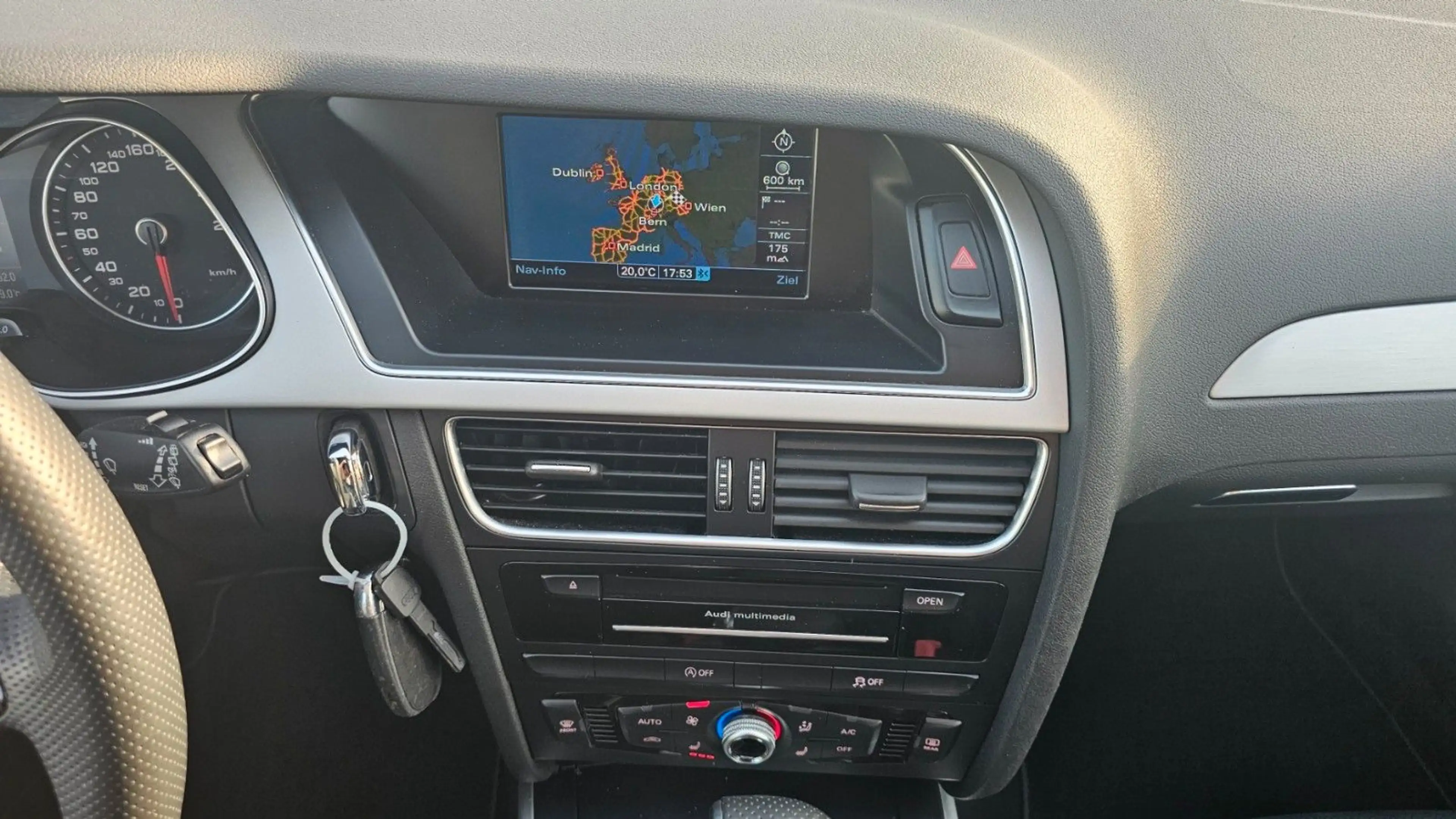 Audi A4 S-line Sportpaket / plus quattro / Xenon / Navi — photo 15