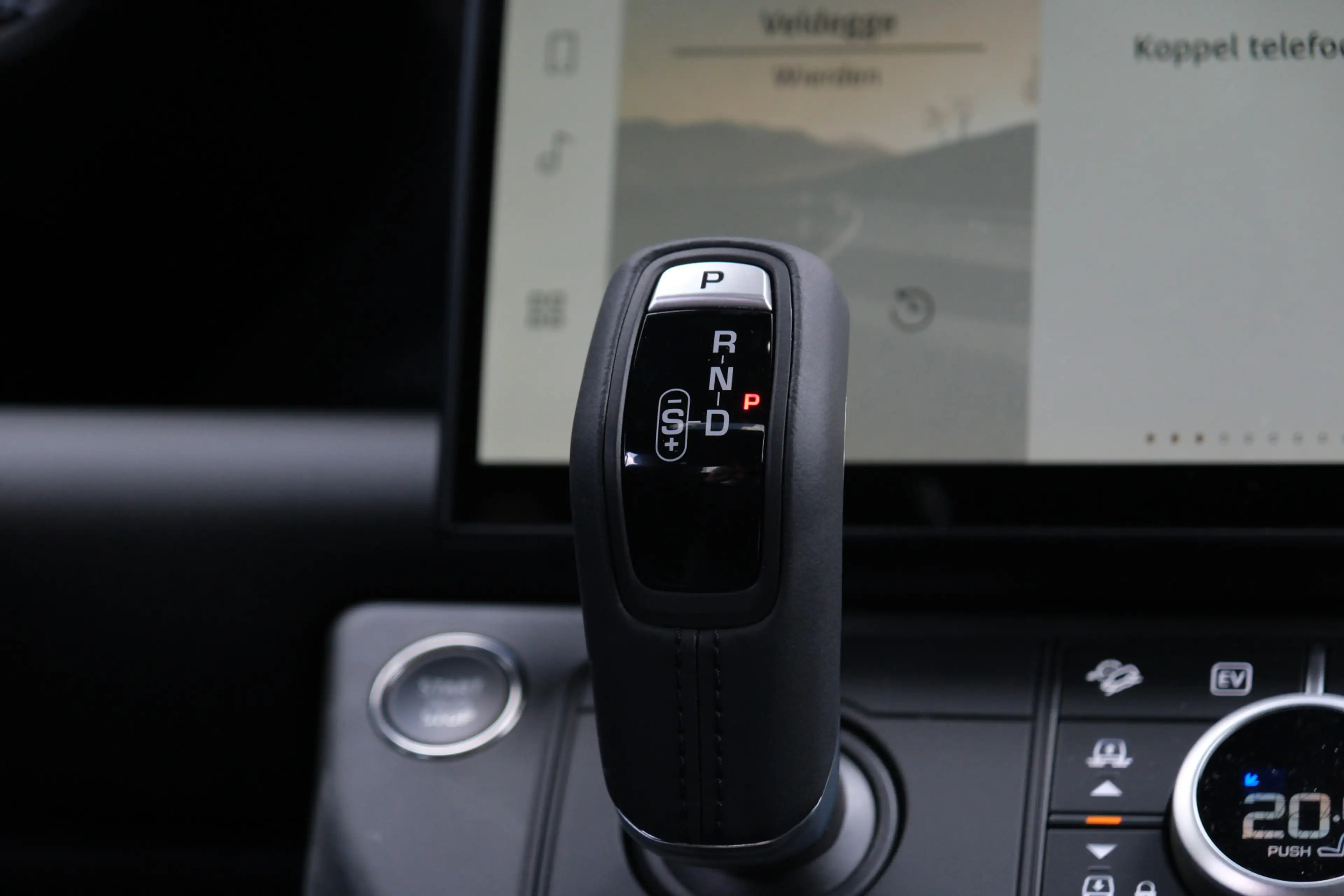 Land Rover Defender 110 2.0 P300e 110 X-Dynamic SE | Head-Up | Trekhaa — photo 31