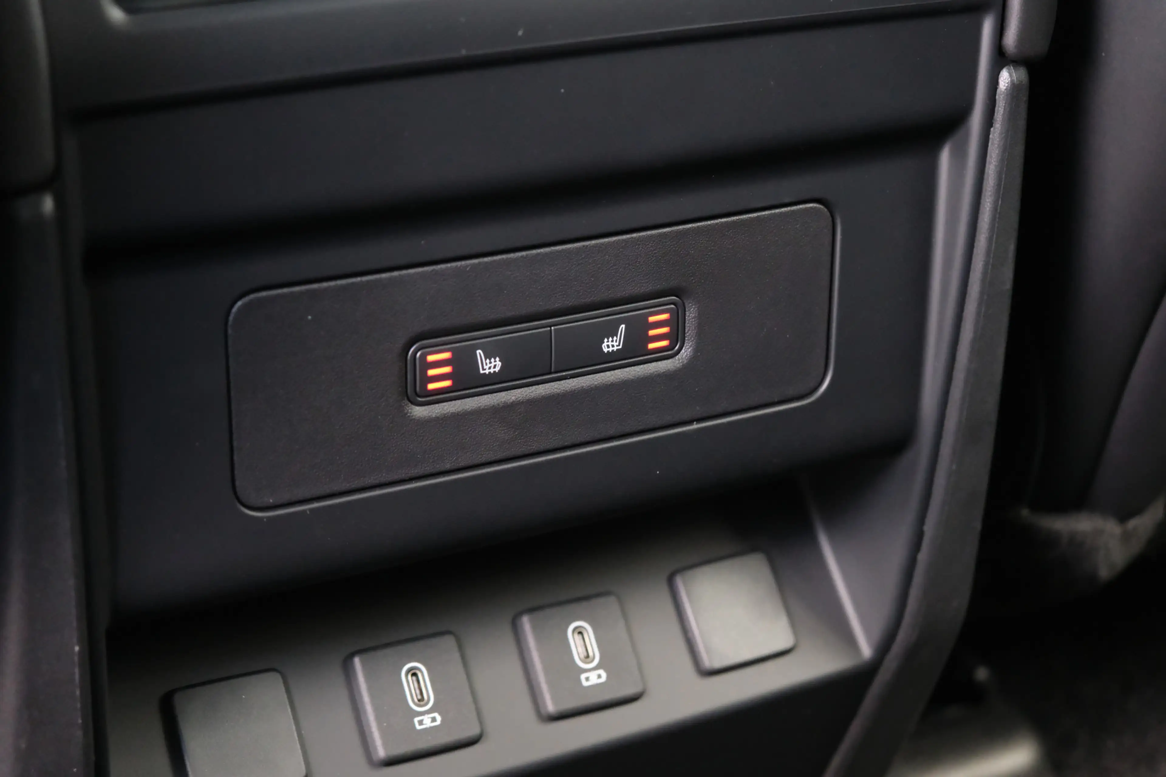 Land Rover Defender 110 2.0 P300e 110 X-Dynamic SE | Head-Up | Trekhaa — photo 27