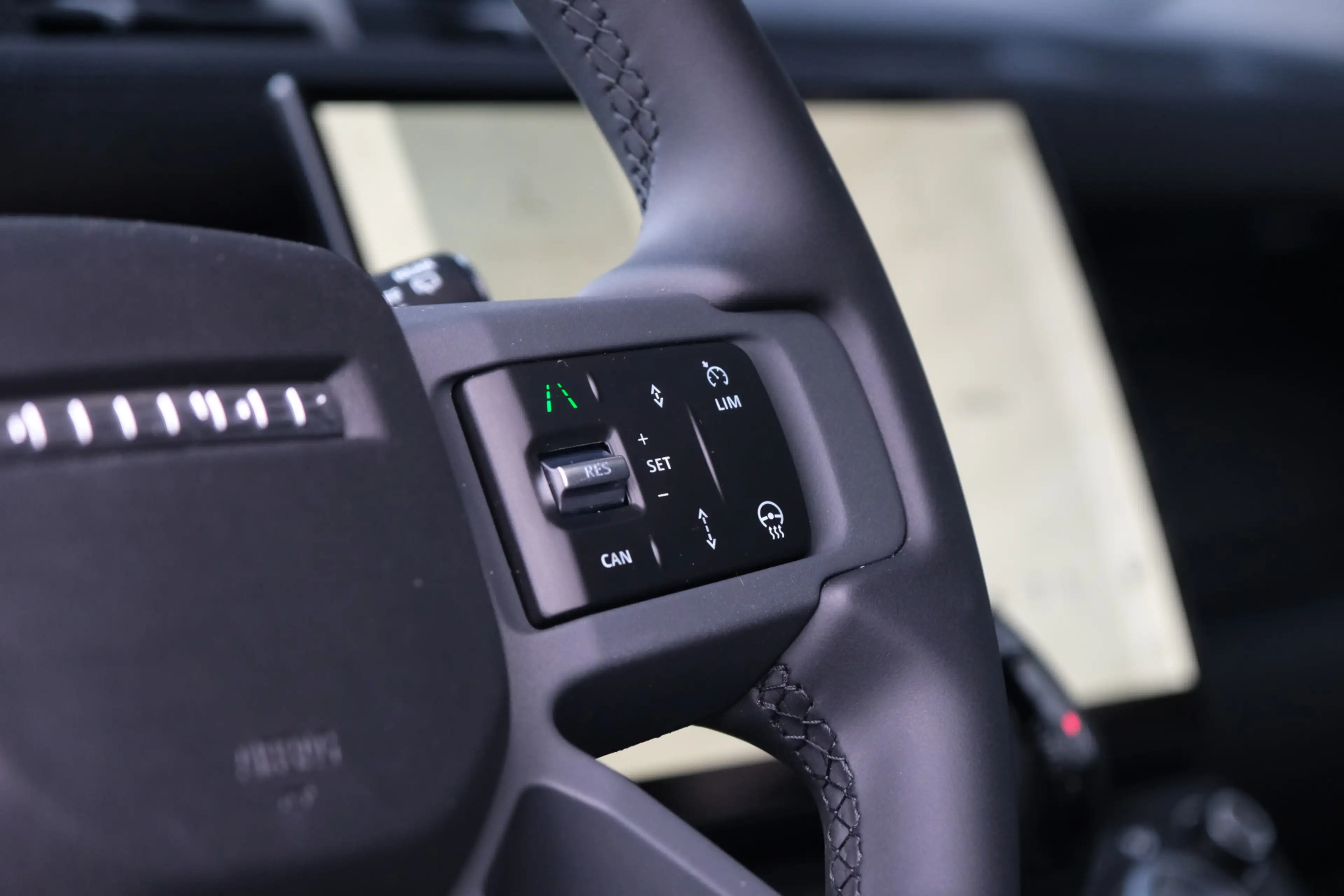 Land Rover Defender 110 2.0 P300e 110 X-Dynamic SE | Head-Up | Trekhaa — photo 19
