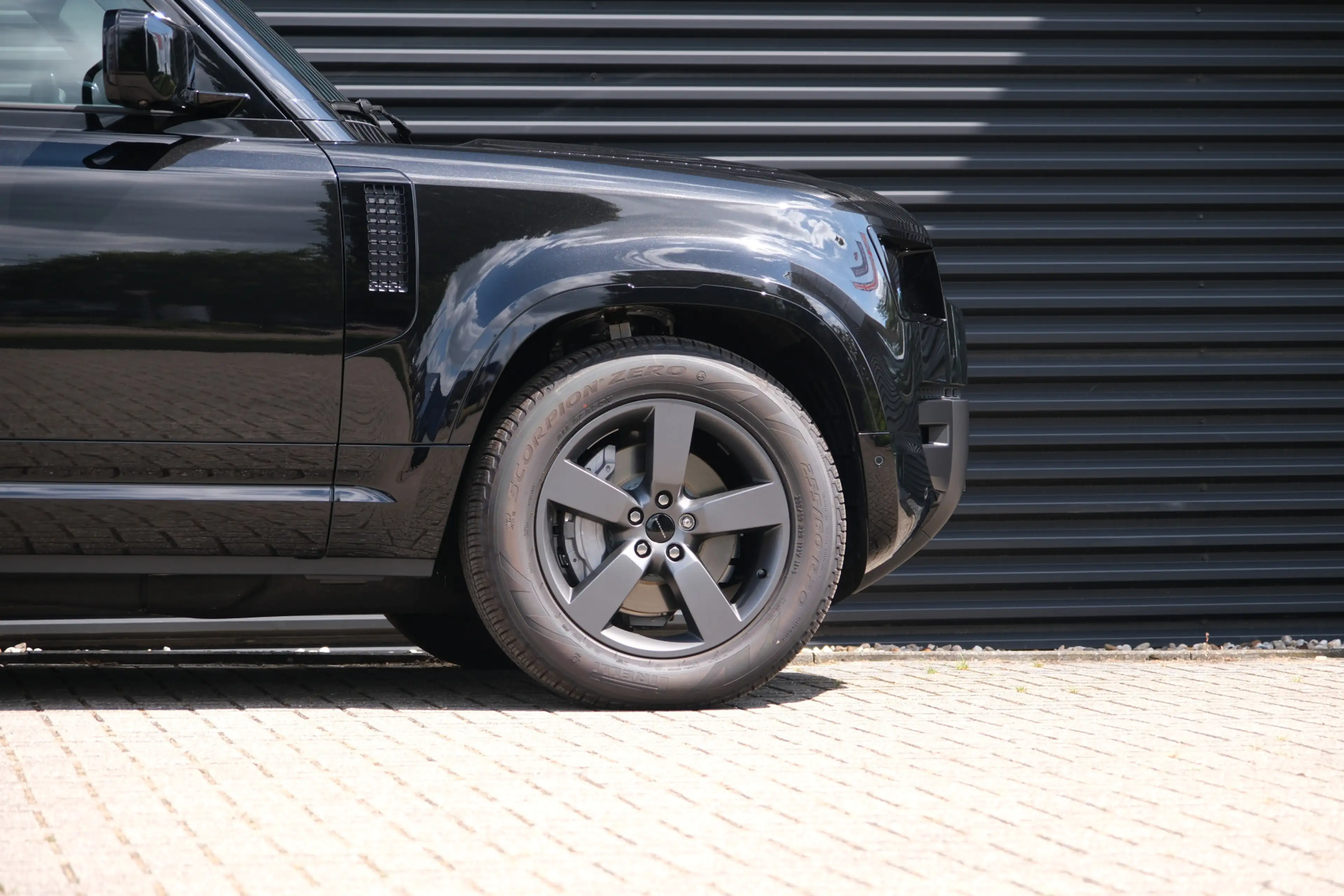 Land Rover Defender 110 2.0 P300e 110 X-Dynamic SE | Head-Up | Trekhaa — photo 13
