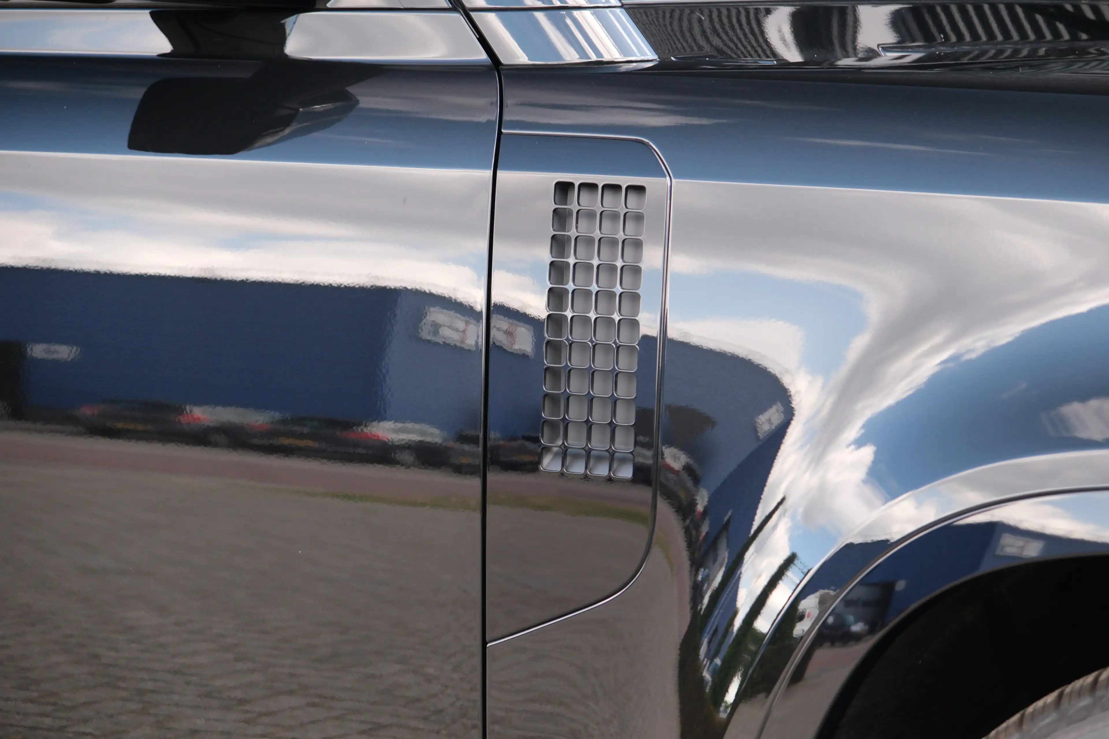 Land Rover Defender 110 2.0 P300e 110 X-Dynamic SE | Head-Up | Trekhaa — photo 14