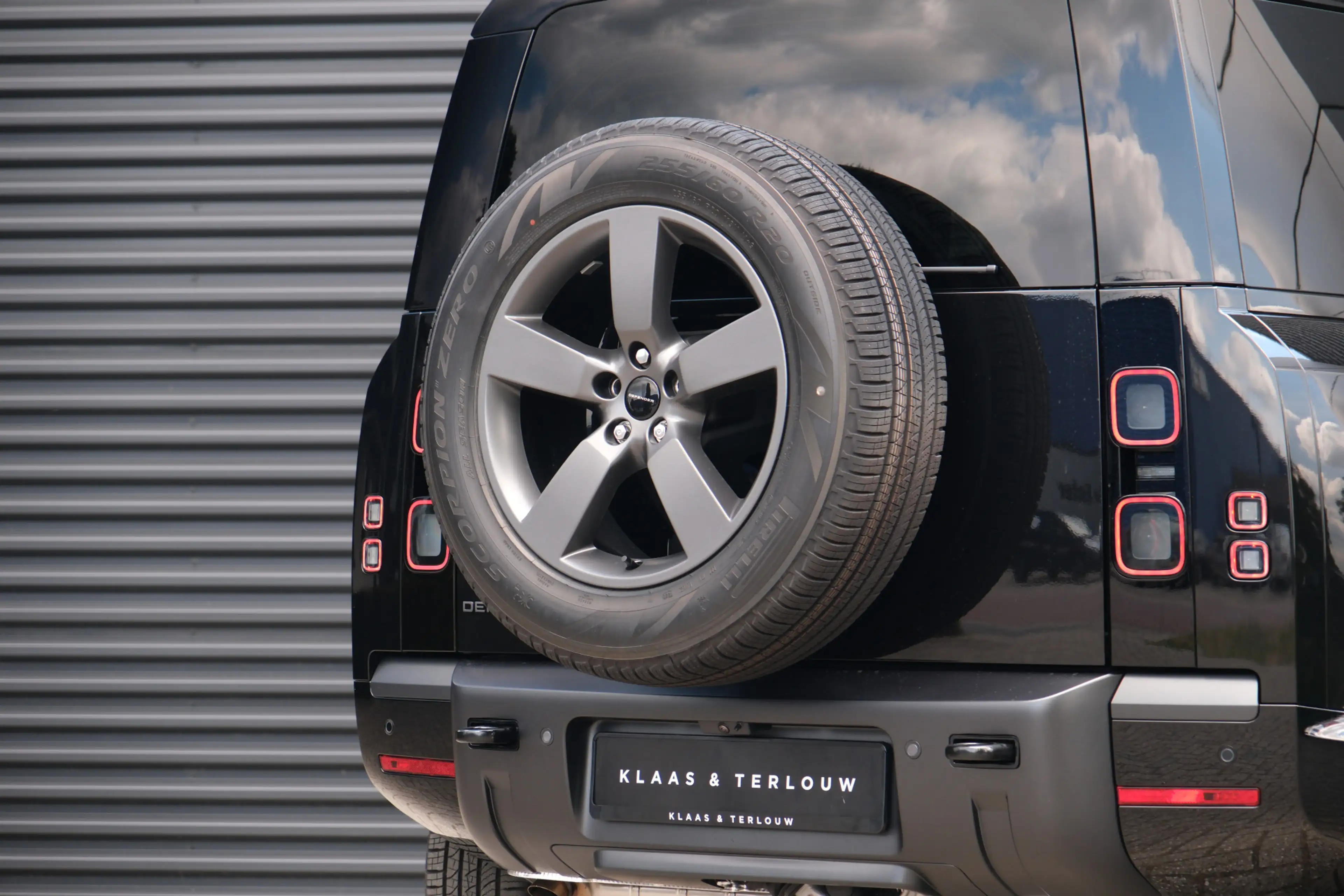 Land Rover Defender 110 2.0 P300e 110 X-Dynamic SE | Head-Up | Trekhaa — photo 23