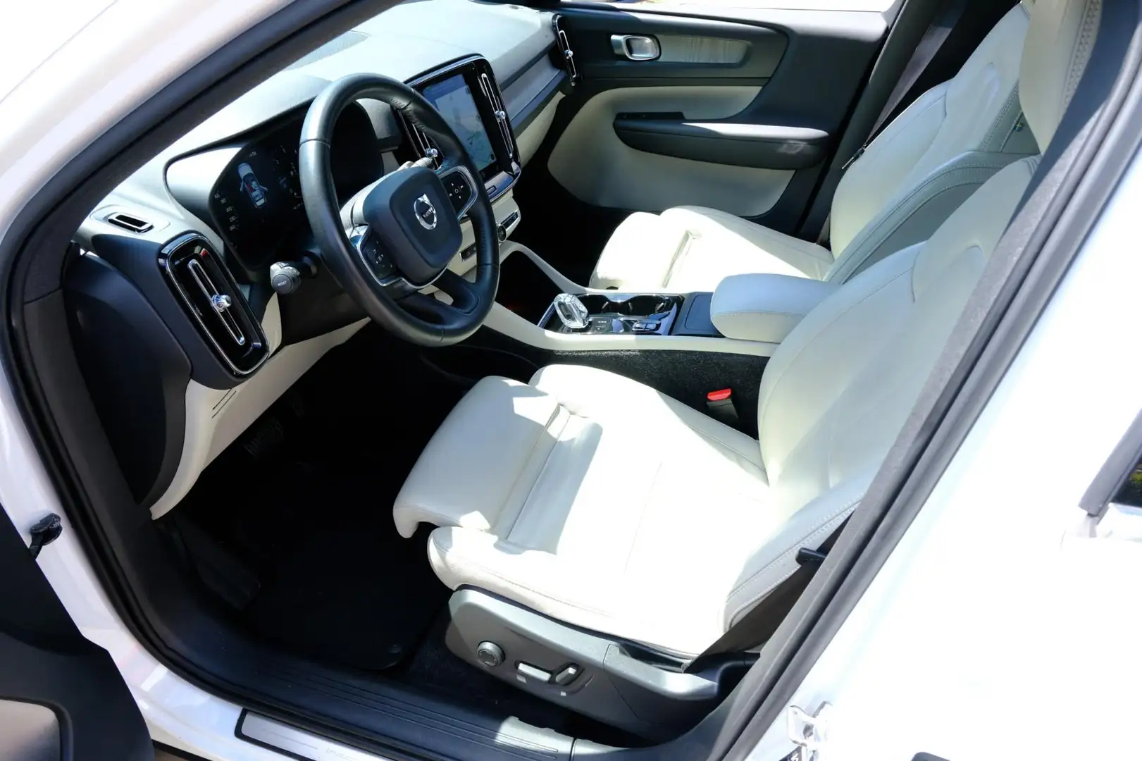 Volvo XC40 2.0 D3 150pk Inscription Aut. Leder|Adapt.Cruise|B White - 2