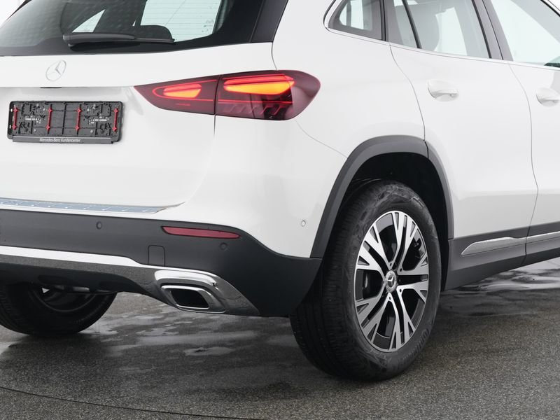 Mercedes-Benz GLA 200 Progressive Pano/Kamera/MBUX/LED/18"/DAB — photo 3