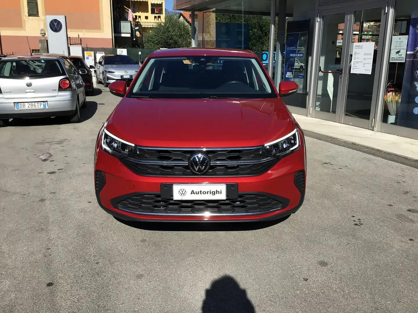 Volkswagen Taigo Taigo 1.0 TSI 110 CV Life Rosso - 2