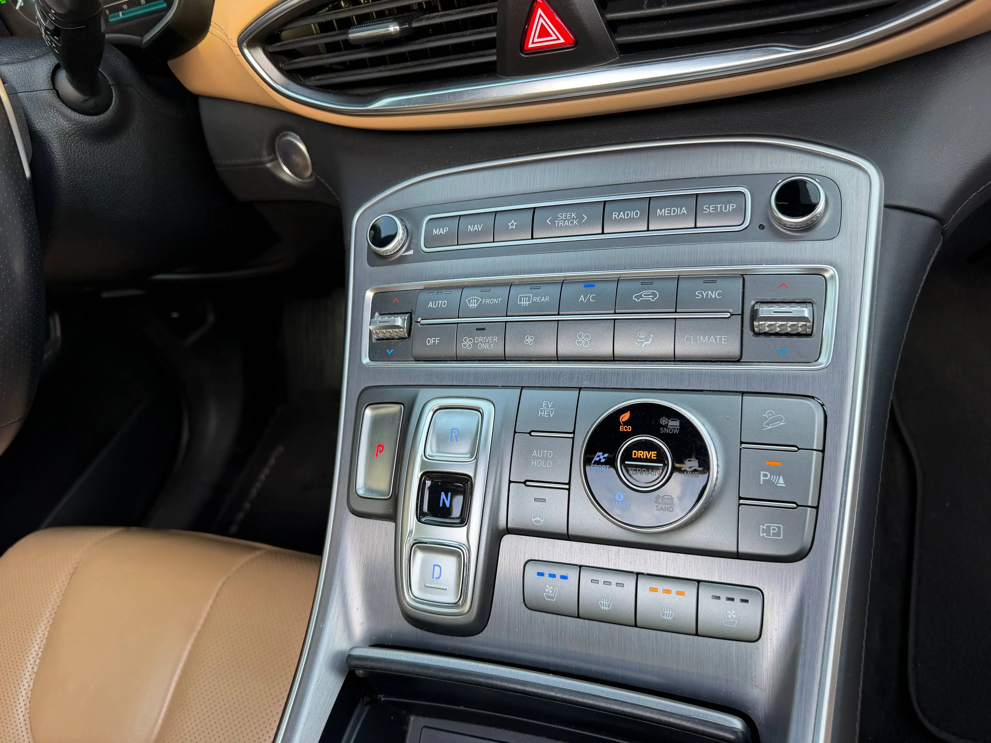 Hyundai SANTA FE PHEV 1.6 T-GDi+AIRCO+TOIT OUVR+CUIR+NAVI+CAMERA 360+HUD+EU6D — photo 14
