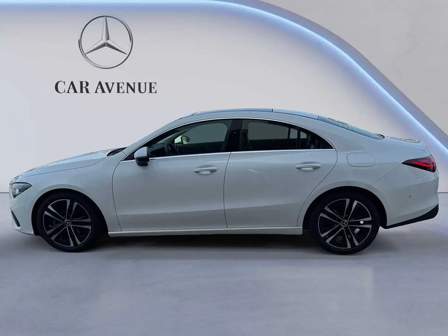 Mercedes-Benz CLA 180 Coupé Progressive Weiß - 2