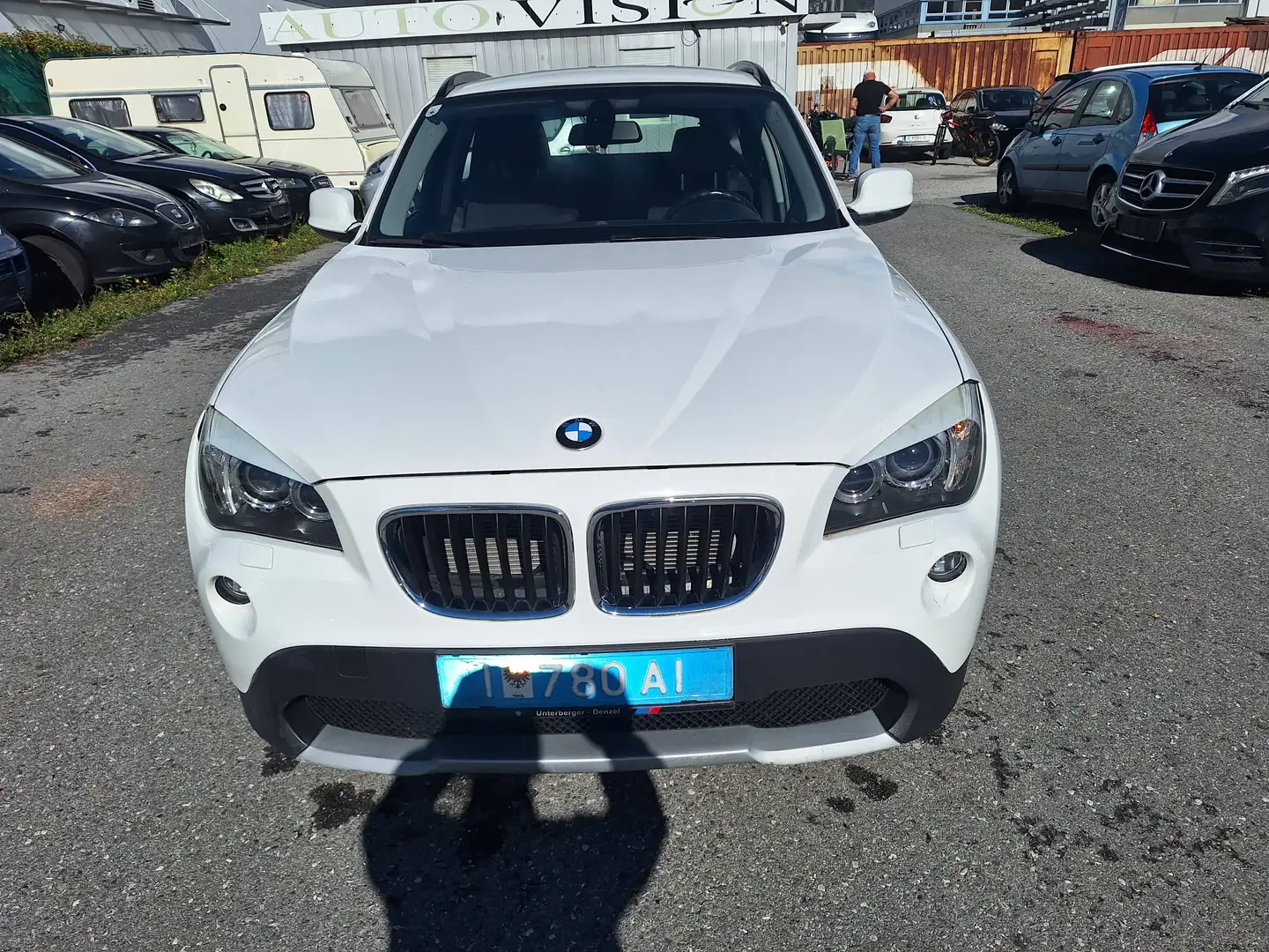 BMW X1 xDrive 18 d Weiß - 1