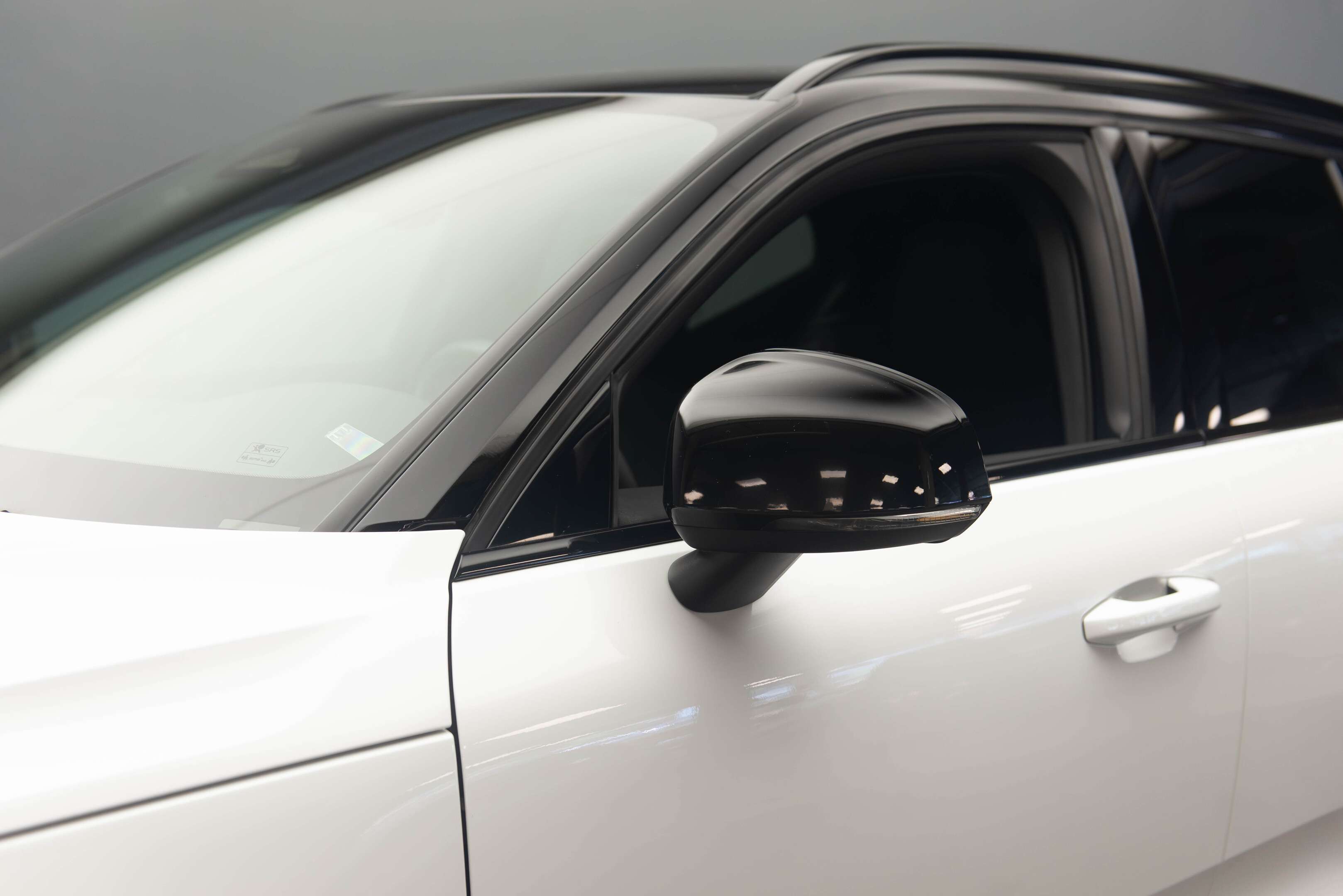 2022 Volvo XC40 P8 eAWD Core thumb 7