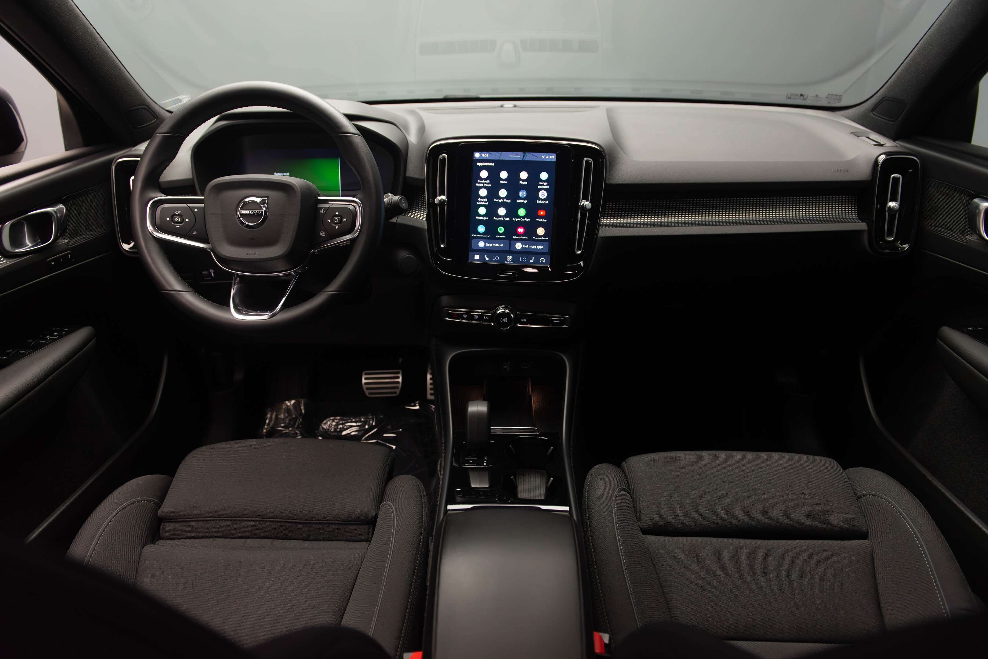 2022 Volvo XC40 P8 eAWD Core thumb 22