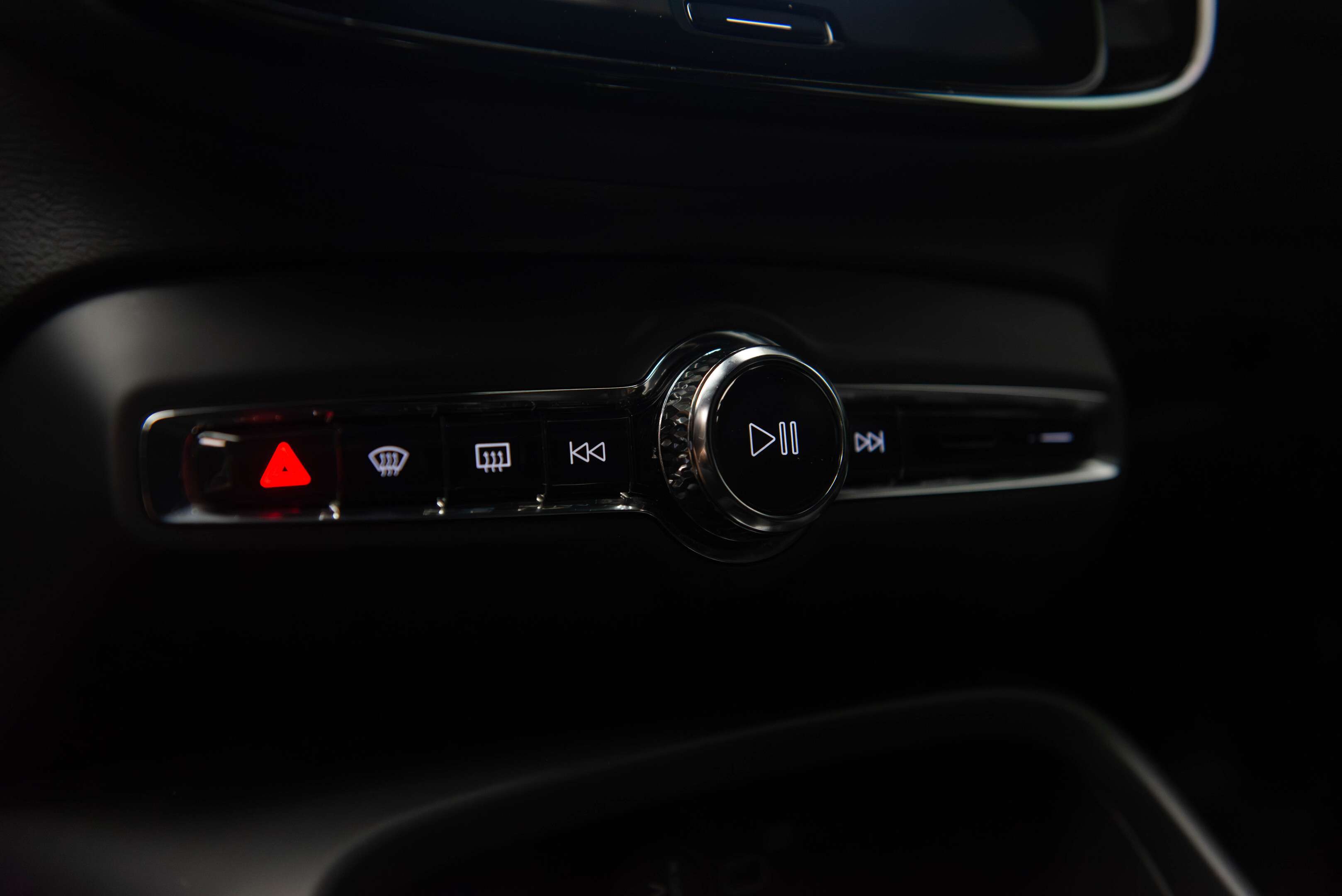 2022 Volvo XC40 P8 eAWD Core thumb 21