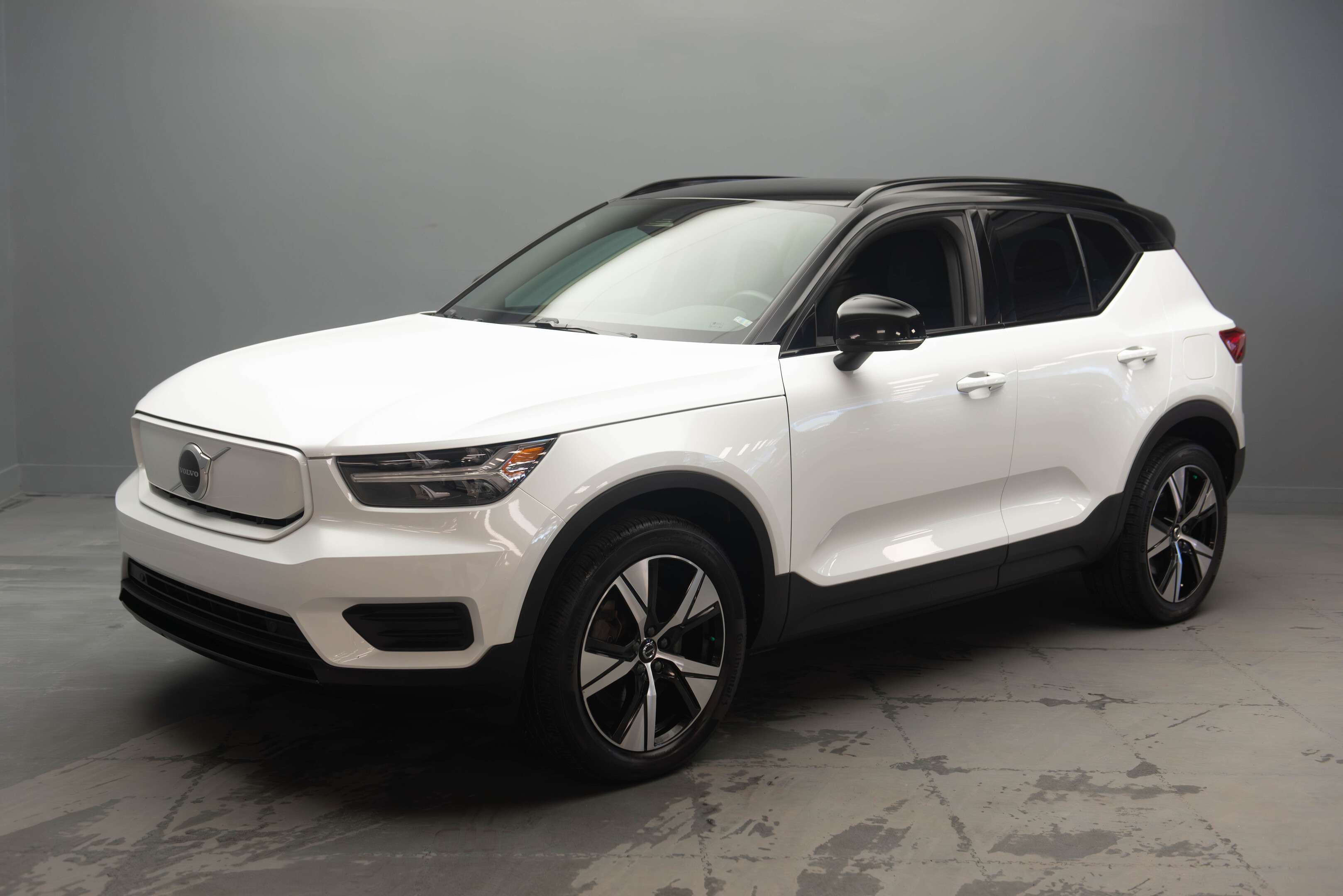 2022 Volvo XC40 P8 eAWD Core