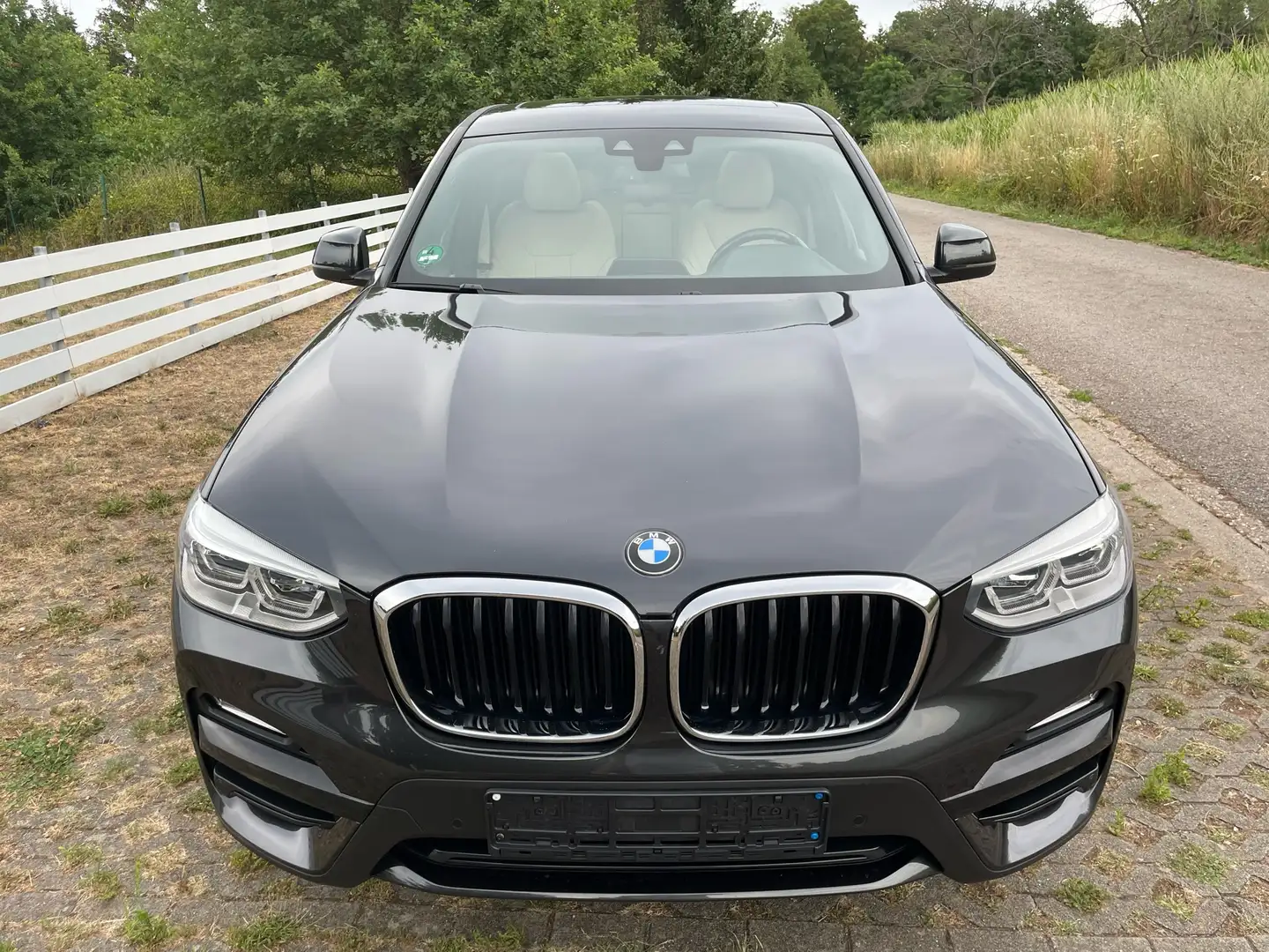 BMW X3 xDrive20d Aut. Luxury Line | 76.000km |1. Hand Schwarz - 2