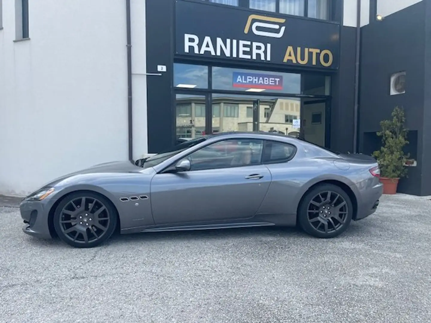 Maserati GranTurismo 4.7 Sport auto Szürke - 1