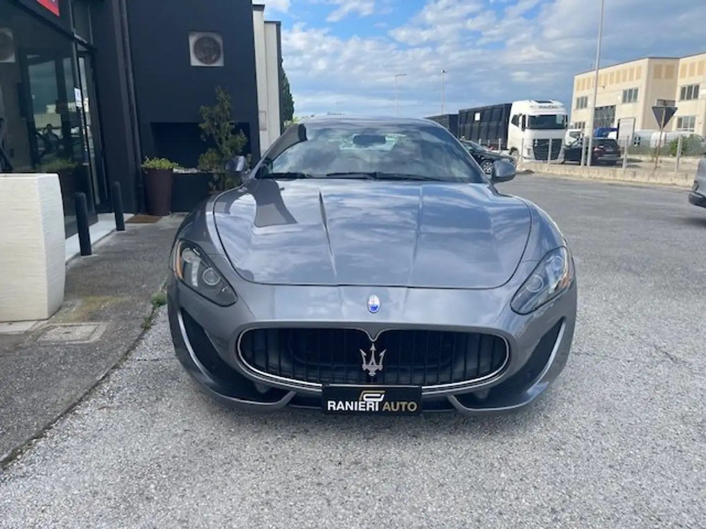 Maserati GranTurismo 4.7 Sport auto Szürke - 2