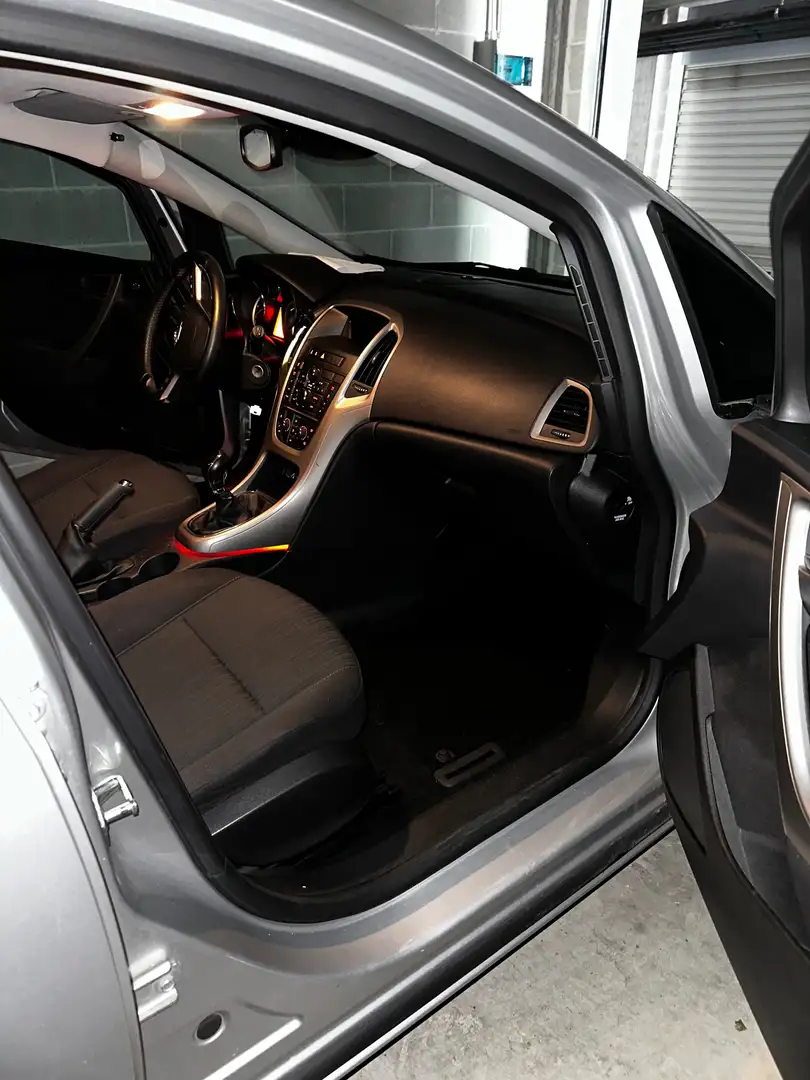 Opel Astra Astra IV 2010 5p 1.7 cdti Cosmo 110cv Grigio - 2