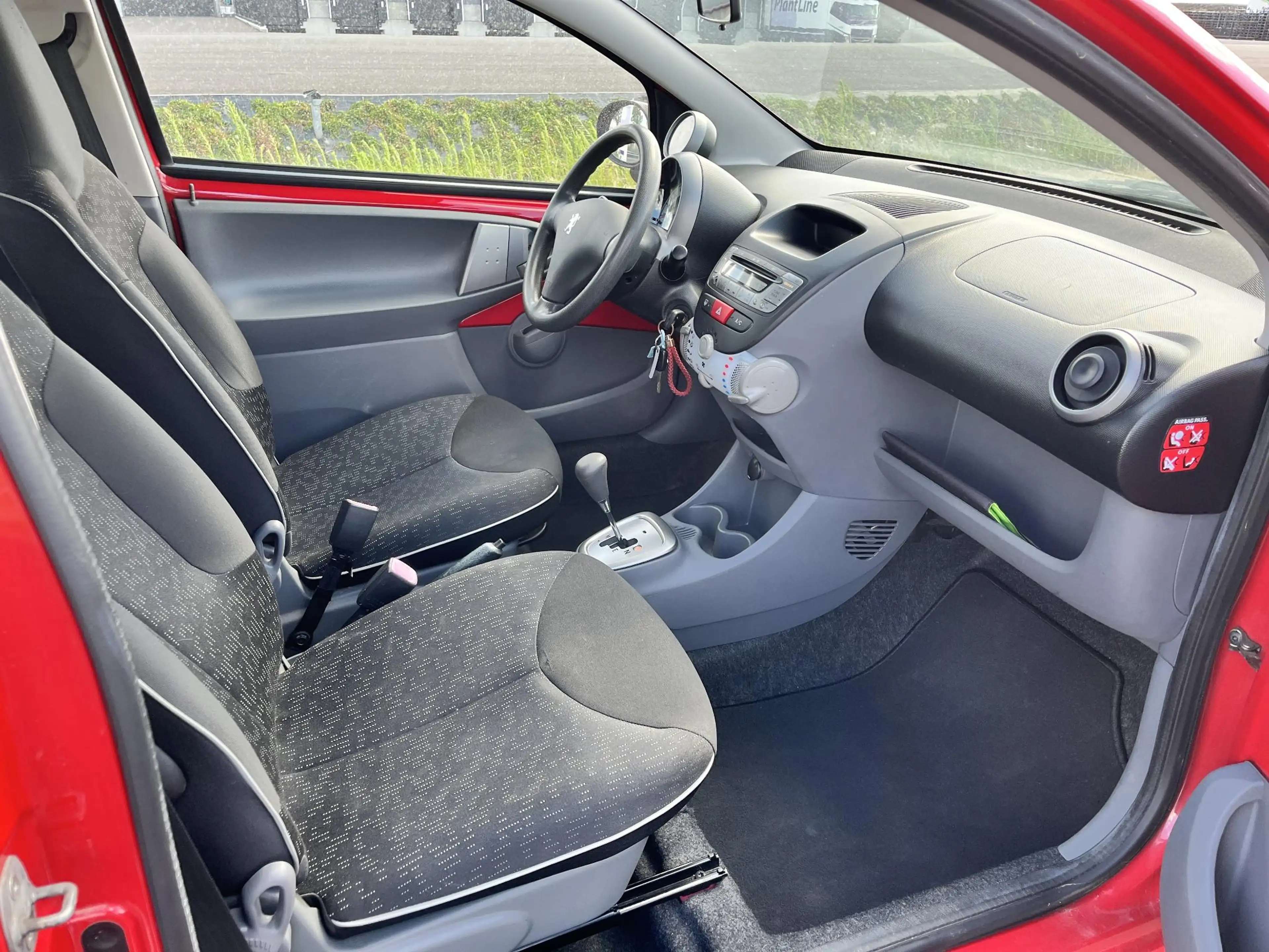 Peugeot 107 1.0-12V XS Automaat, airco — photo 15