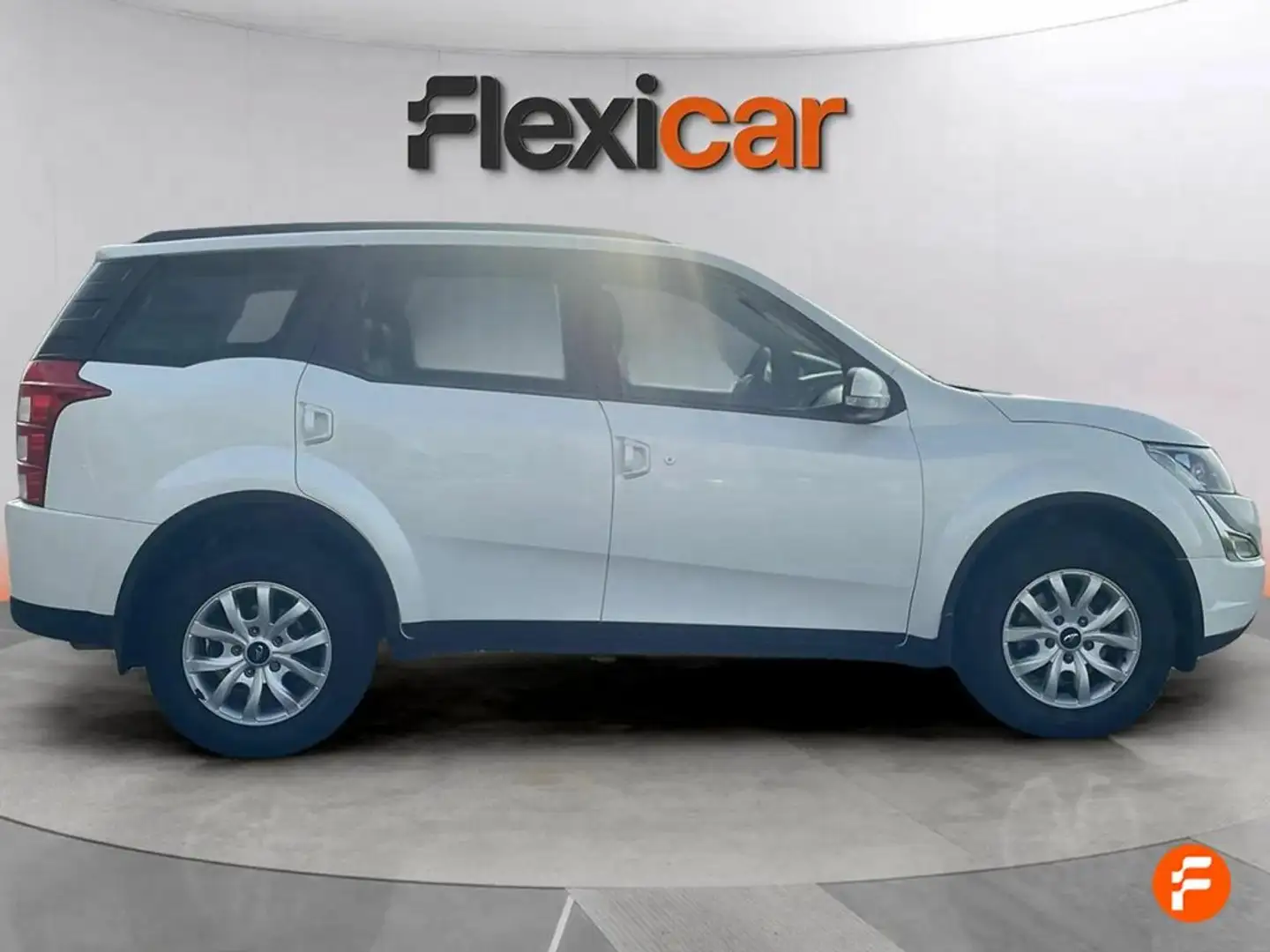 Mahindra XUV500 AWD (4X4) W10 - 7 plazas Galben - 2