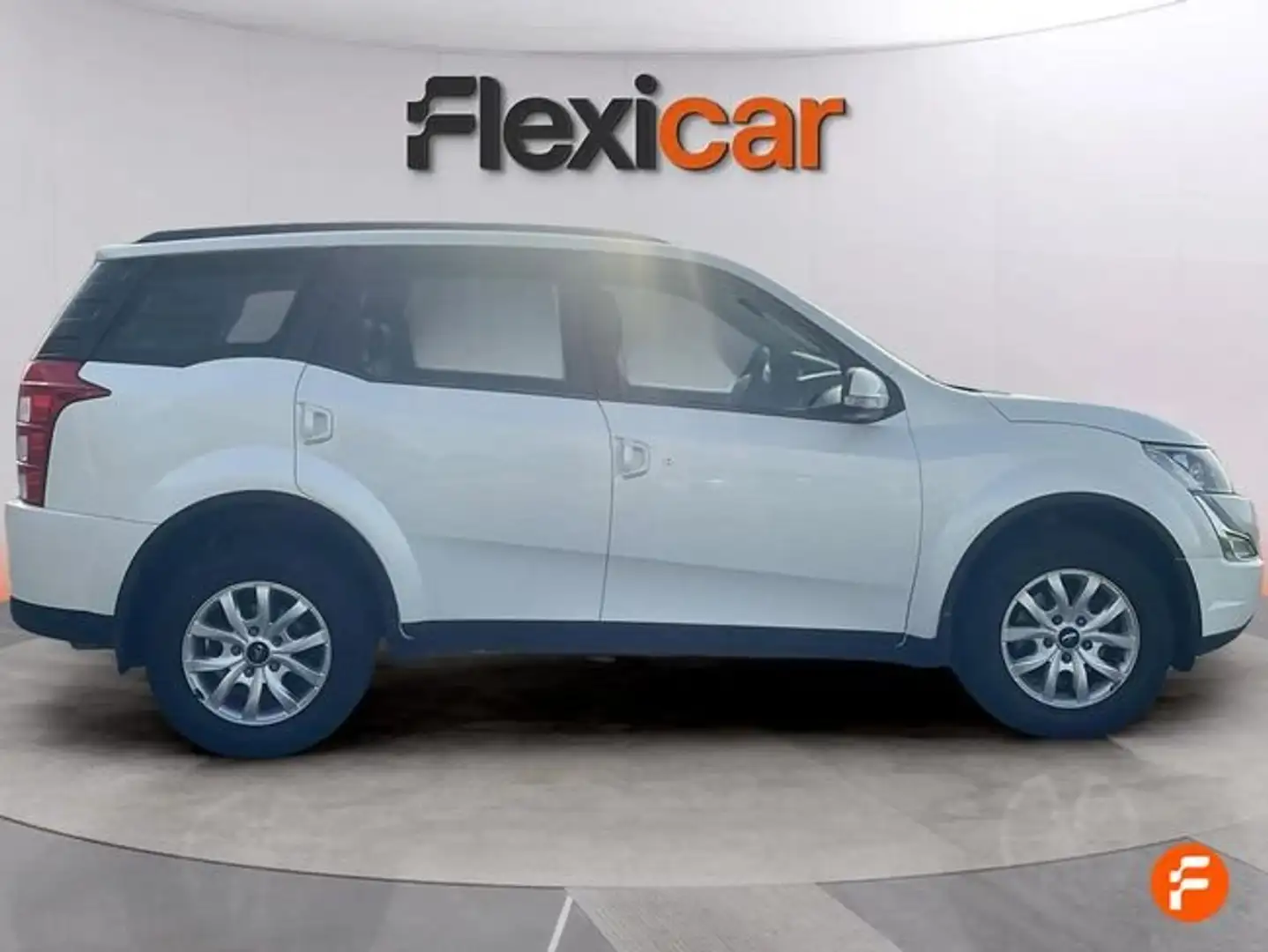 Mahindra XUV500 AWD (4X4) W10 - 7 plazas Blanc - 2