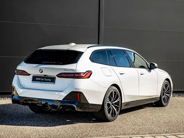 BMW 5 Series view 2