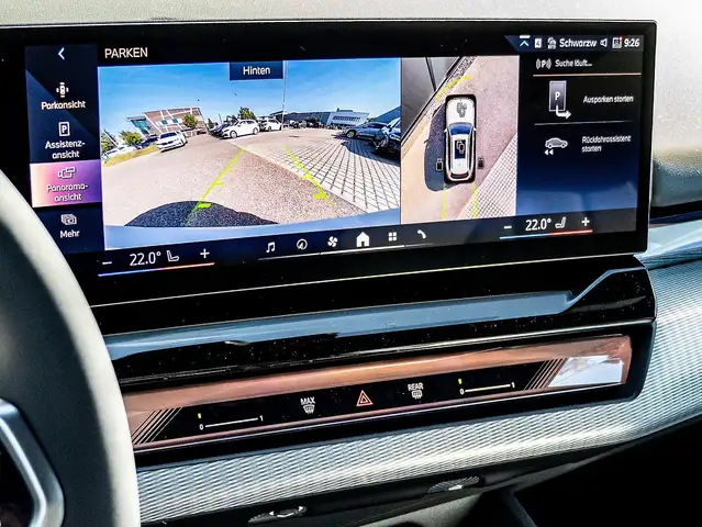BMW 5 Series view 7