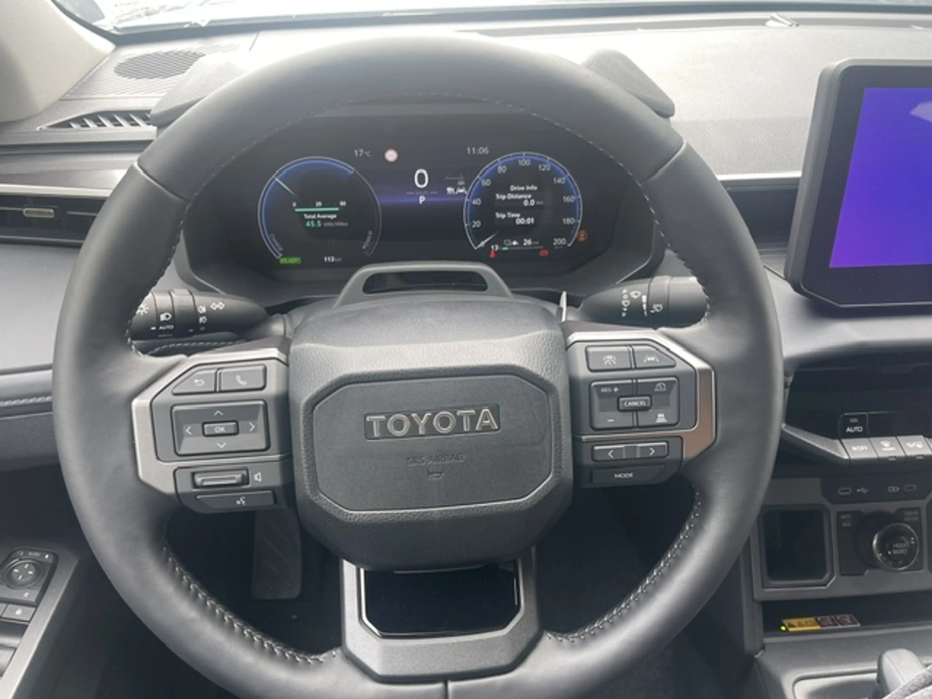 Toyota Hilux HiLux 4x4 Electric Double Cab Autm.  (54 kWh) Executive — photo 9