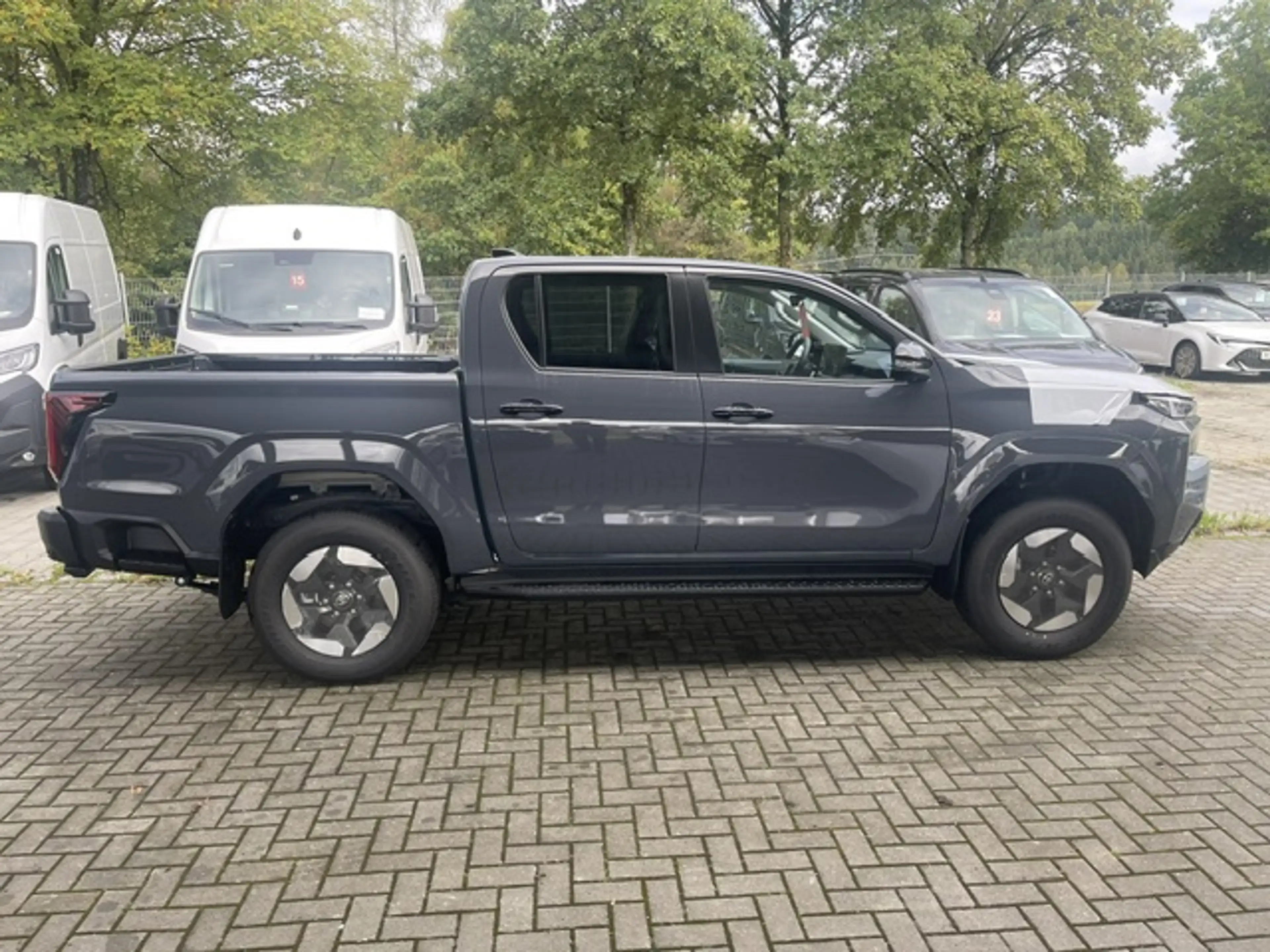 Toyota Hilux HiLux 4x4 Electric Double Cab Autm.  (54 kWh) Executive — photo 8