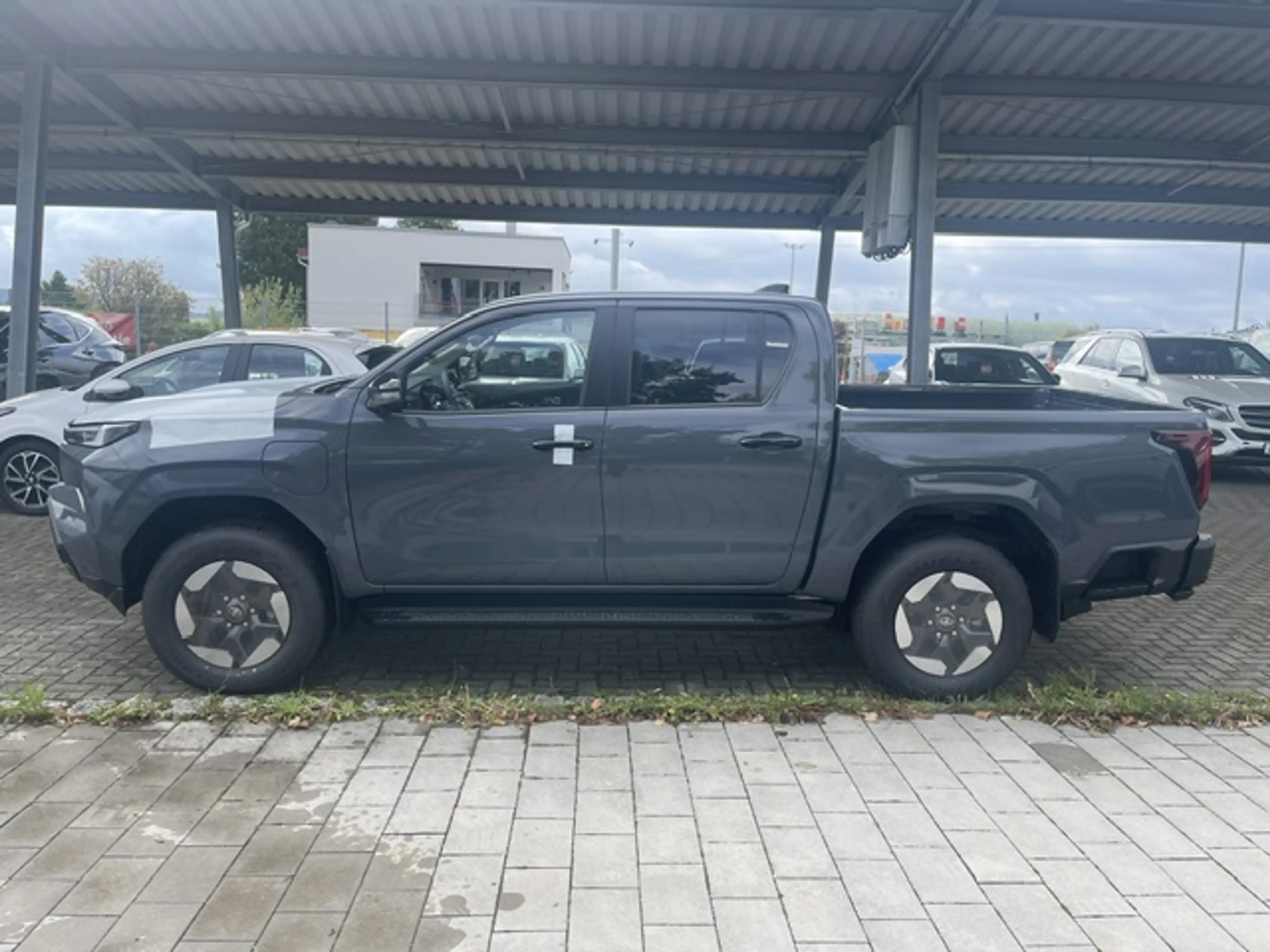 Toyota Hilux HiLux 4x4 Electric Double Cab Autm.  (54 kWh) Executive — photo 3