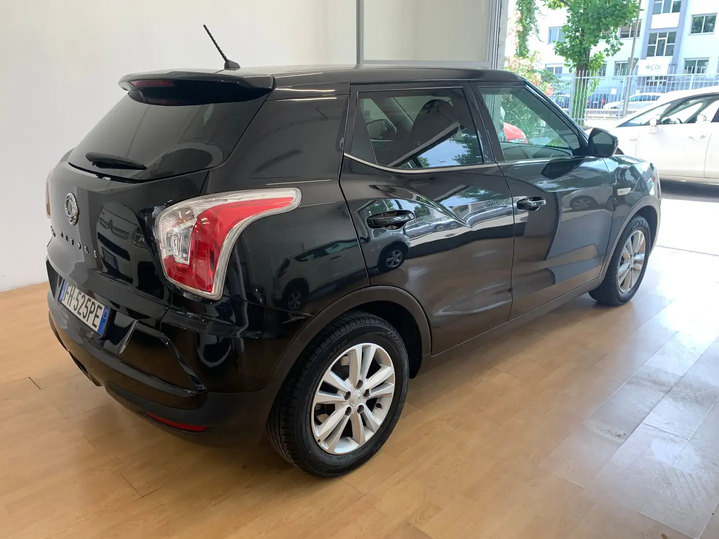 SsangYong Tivoli 1.6 Be Visual Hot 2wd SOLO 40.000KM!!!! Nero - 2