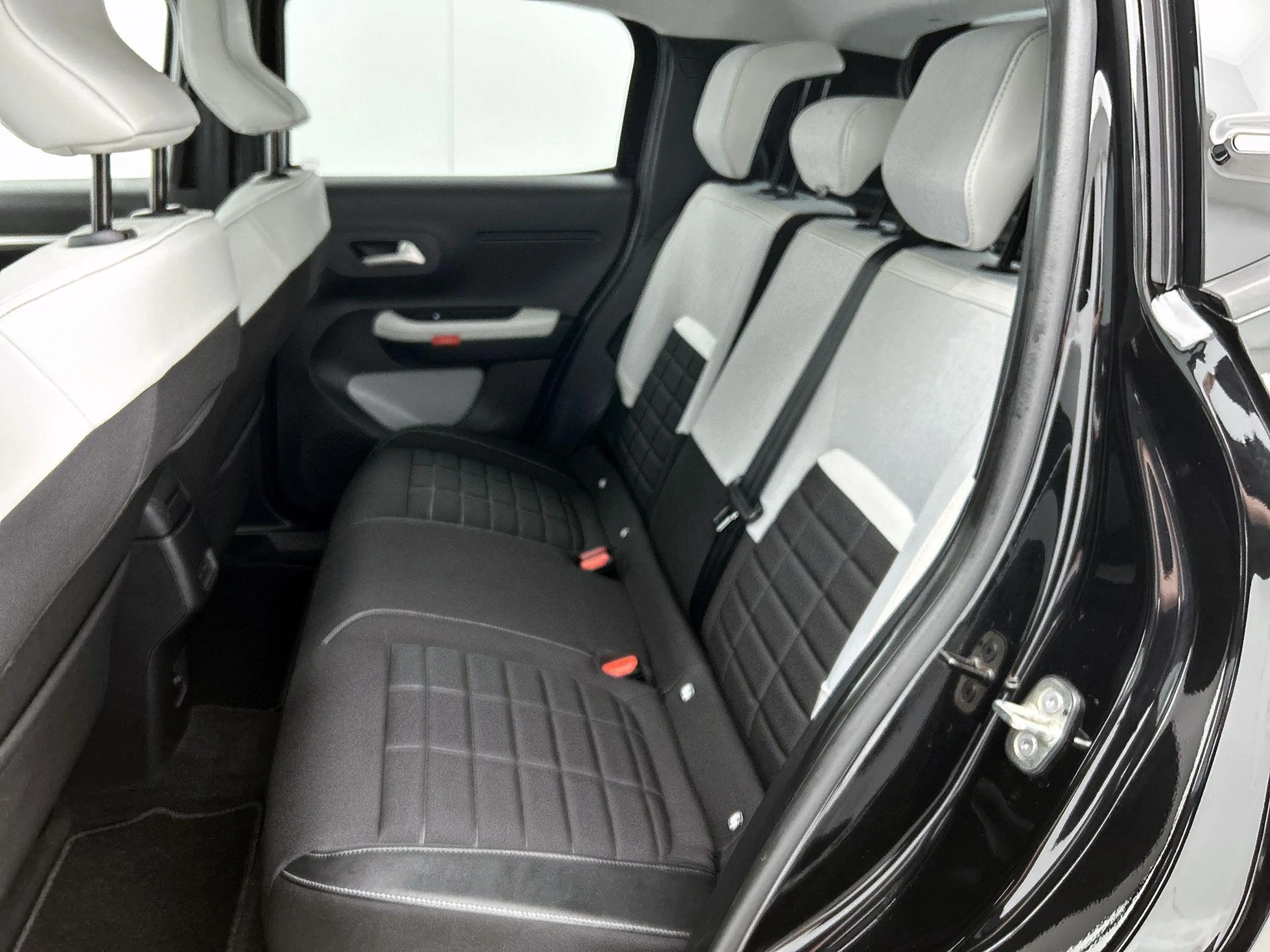 Citroen E-C3 Max 113pk Comfort Range 44 kWh | Navigatie | Achte — photo 13