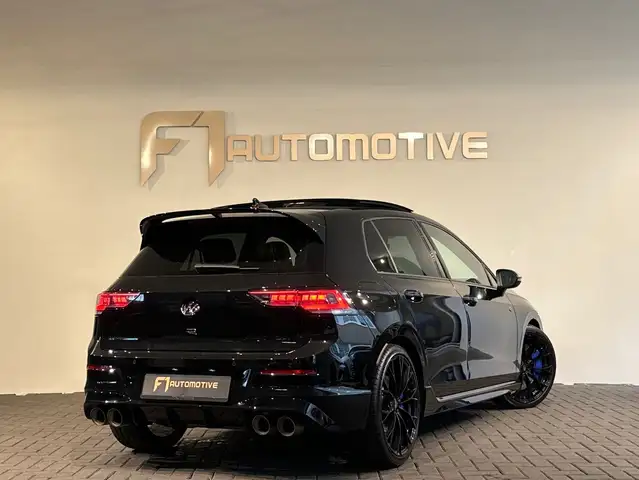 Volkswagen Golf view 3