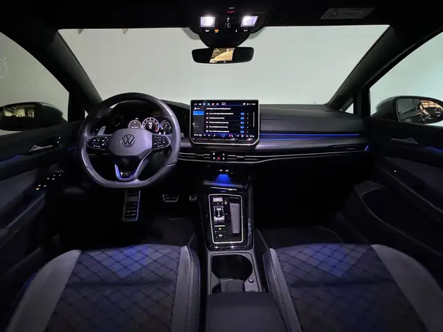 Volkswagen Golf view 4