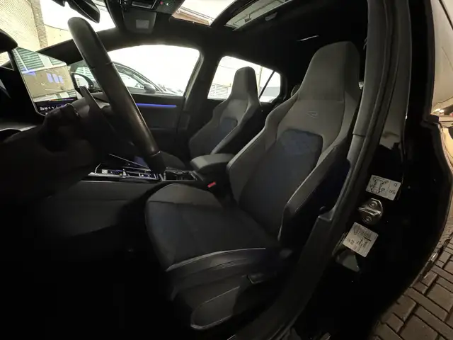 Volkswagen Golf view 6