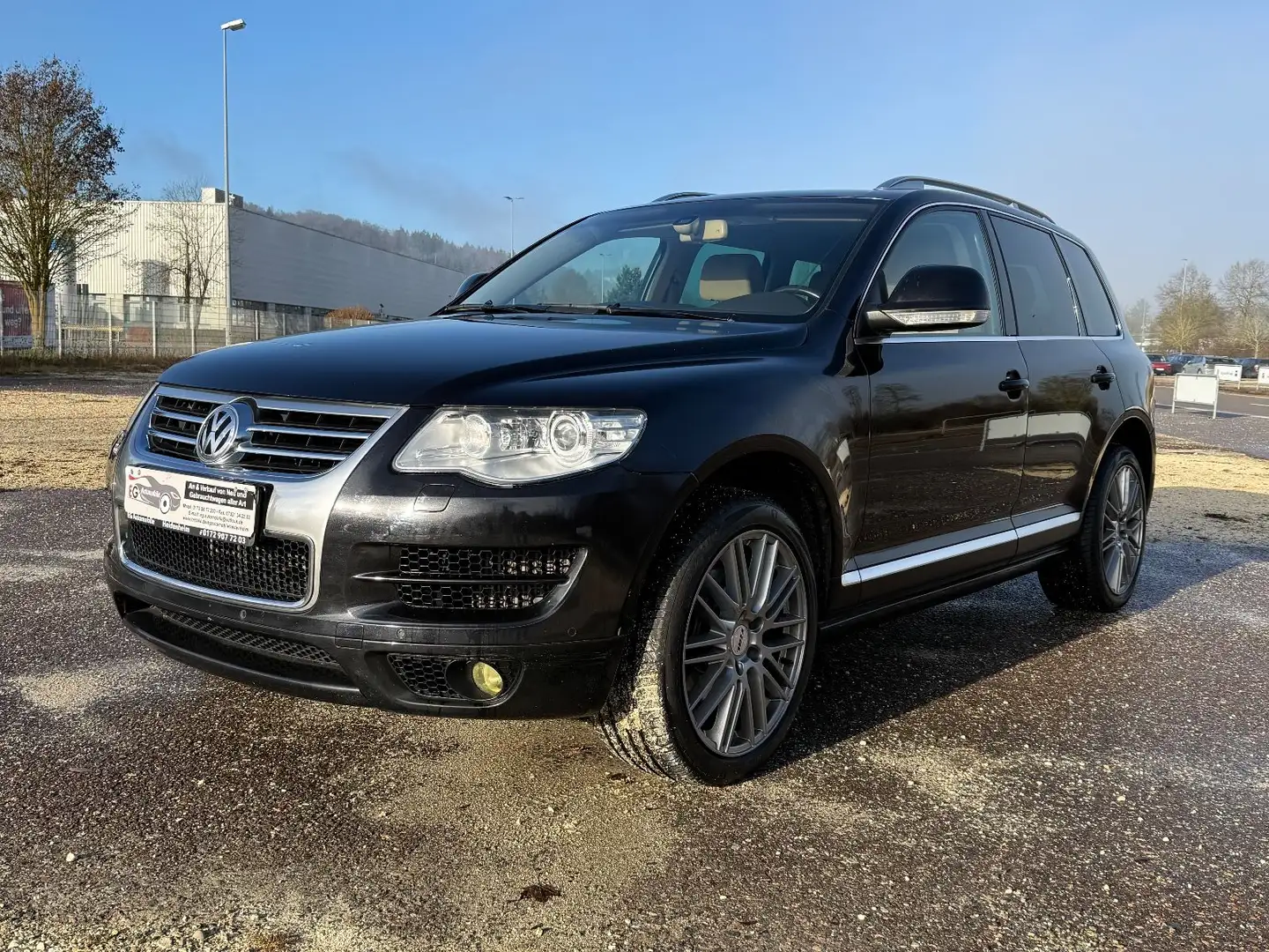 Volkswagen Touareg 3.0 V6 TDI*AUTOMATIK*ALLRAD*NAVI*ALU*AHK Schwarz - 1