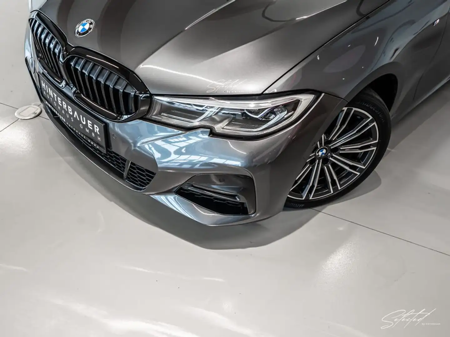 BMW 320 d xDrive Touring M-SPORT *AHK*LASER-LICHT*18'' Grijs - 2