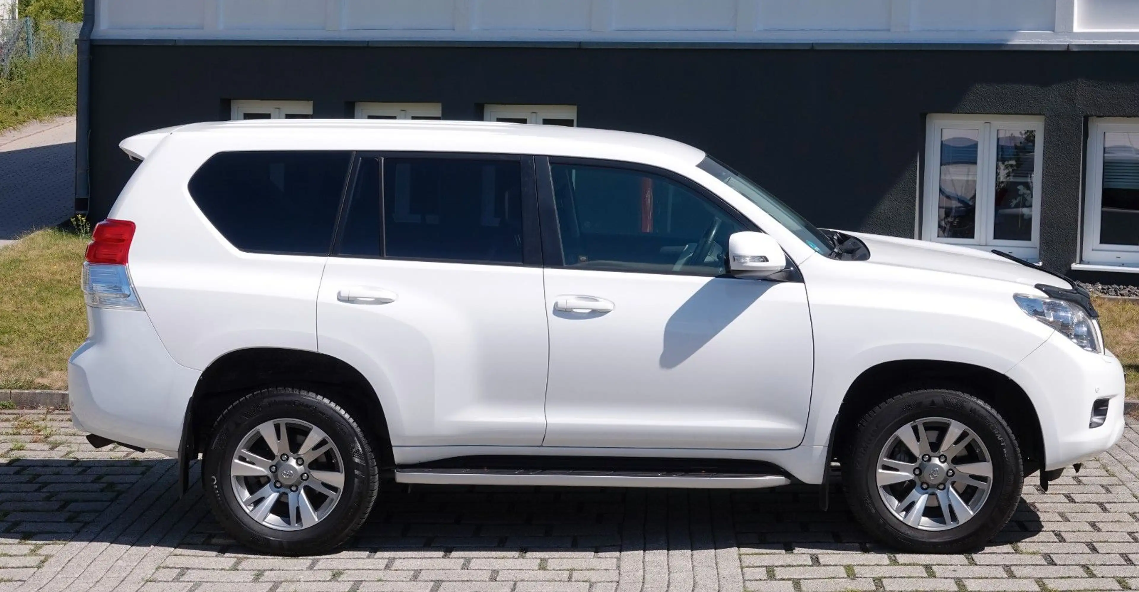 Toyota Land Cruiser Executive 3.0D *SEHR GEPFLEGT* — photo 6