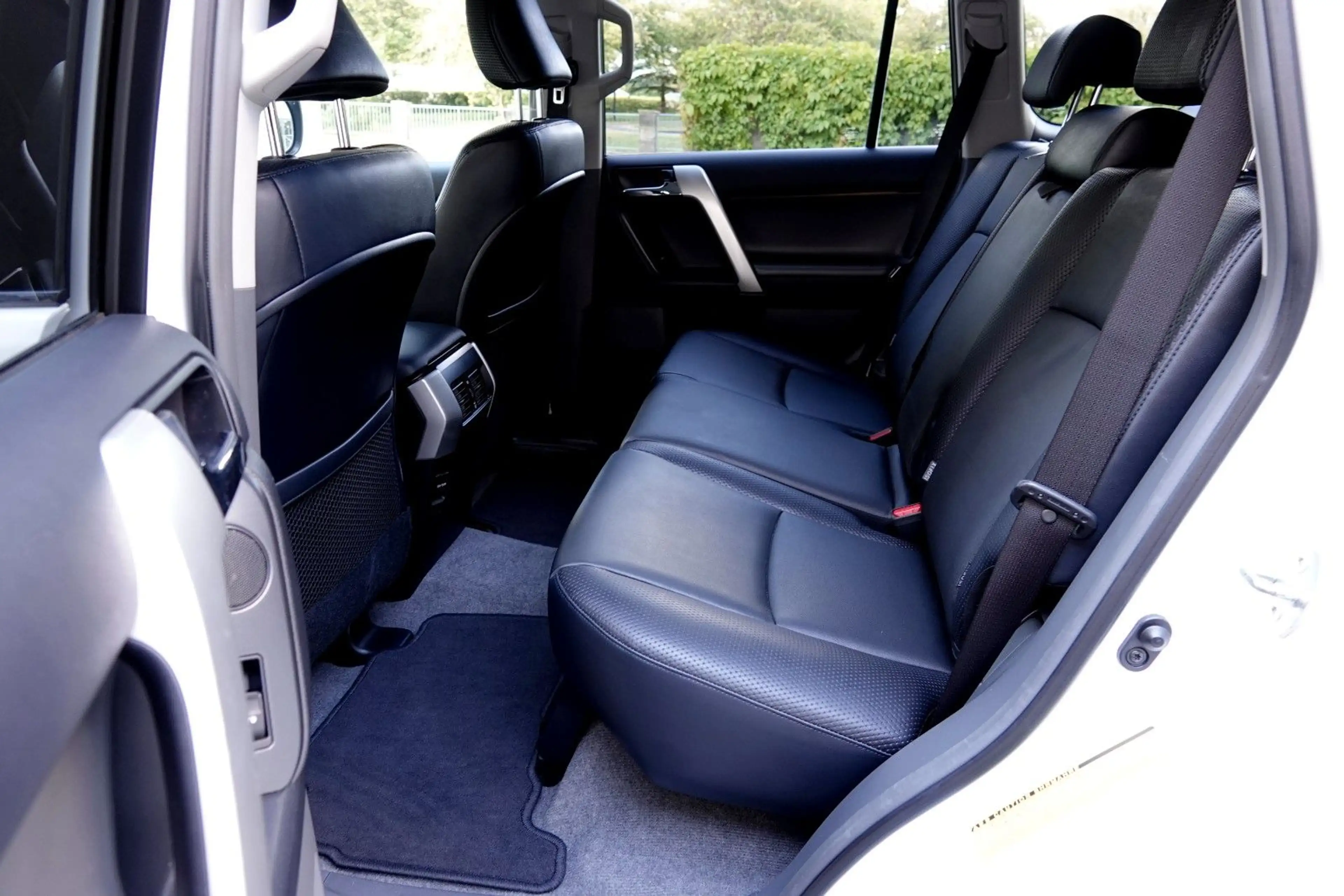 Toyota Land Cruiser Executive 3.0D *SEHR GEPFLEGT* — photo 9