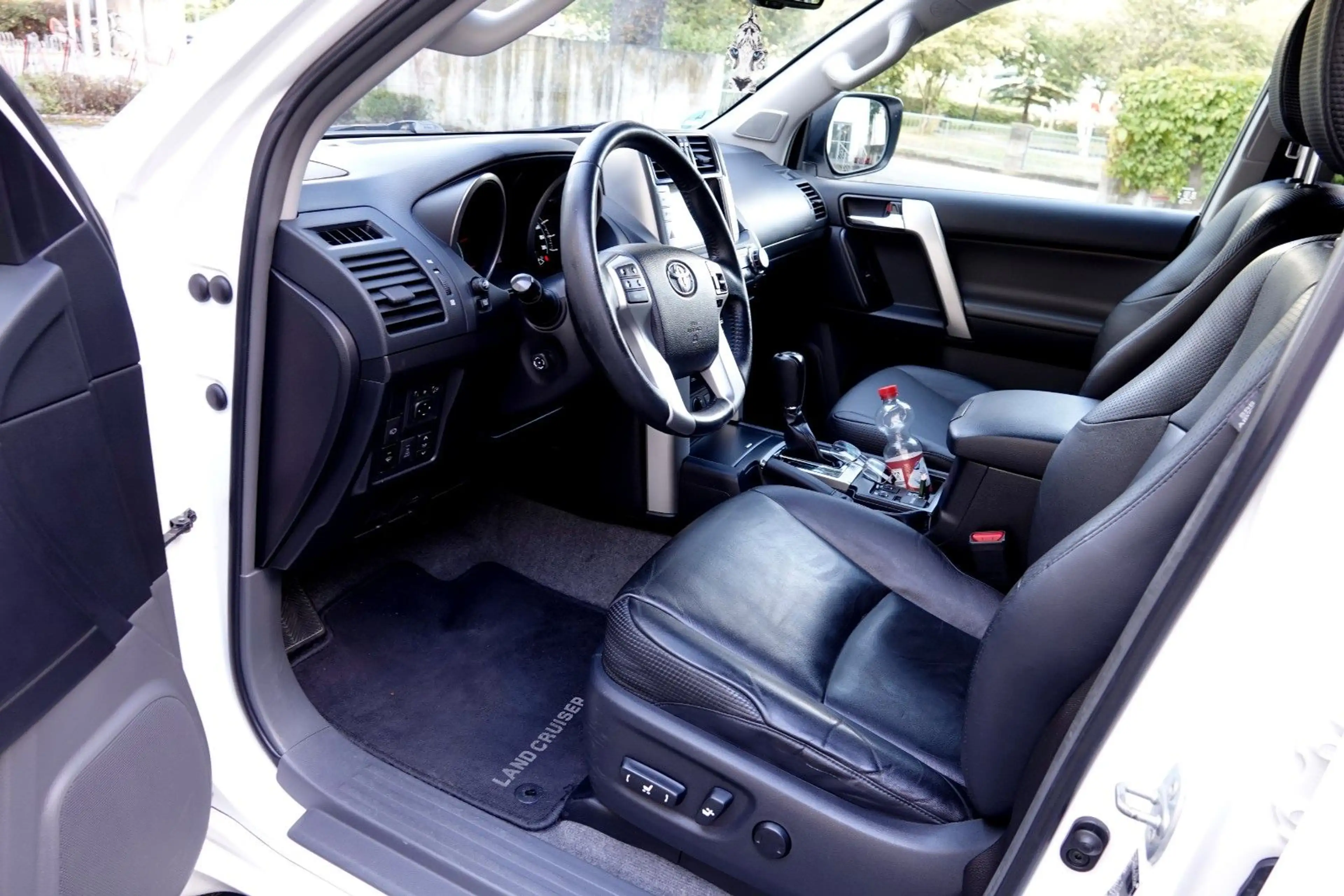 Toyota Land Cruiser Executive 3.0D *SEHR GEPFLEGT* — photo 7