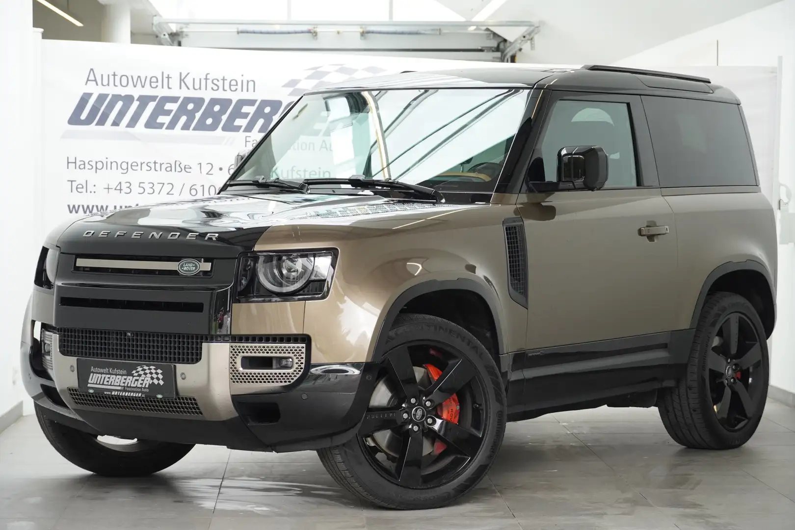 Land Rover Defender 90 D300 X Brun - 2