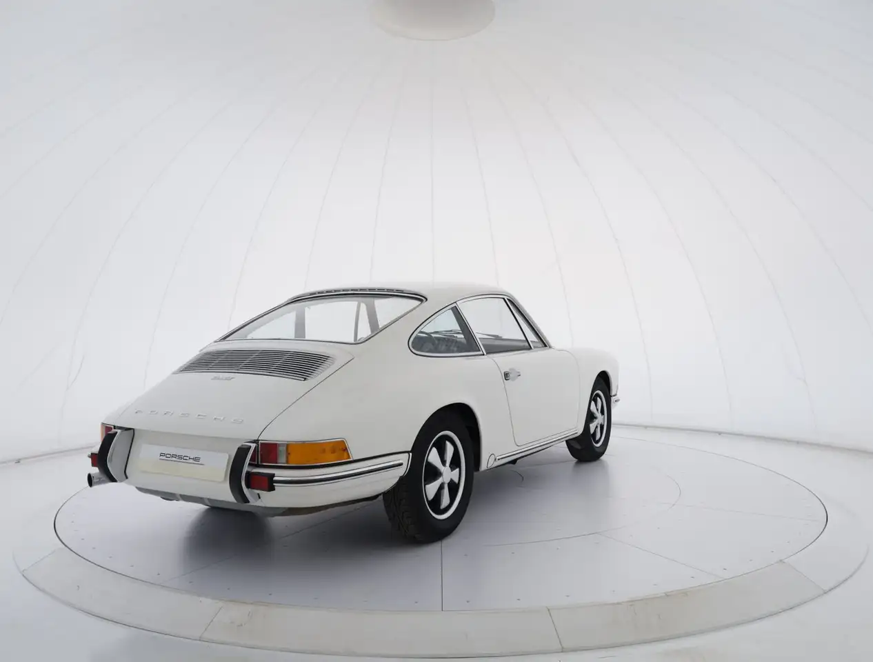 Porsche 911 T 2.0 Karman Coupe, foto 4