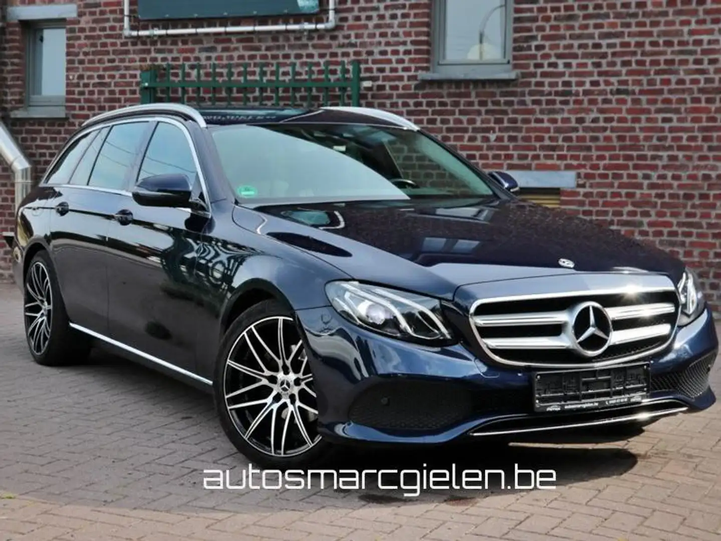 Mercedes-Benz E 200 d T 9G-TRONIC Camera, Trekhaak, Navi, LED Blue - 2