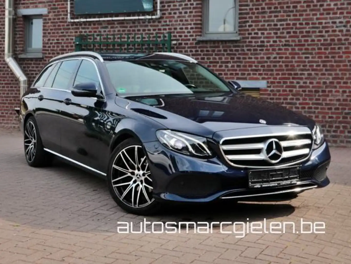 Mercedes-Benz E 200 d T 9G-TRONIC Camera, Trekhaak, Navi, LED Blue - 1