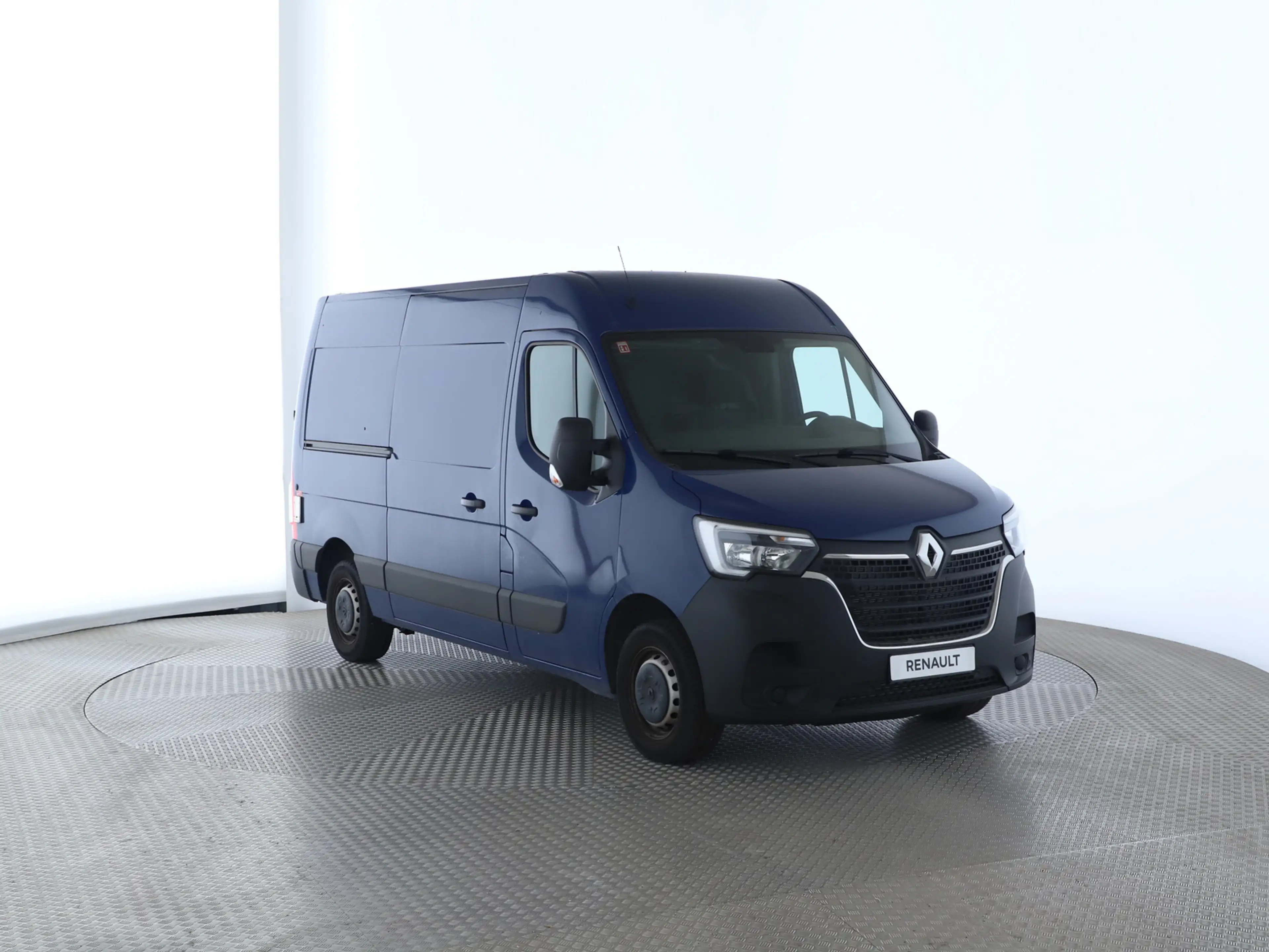 Renault Master 2.3 DCI 180 L2H2 3,5t — photo 9