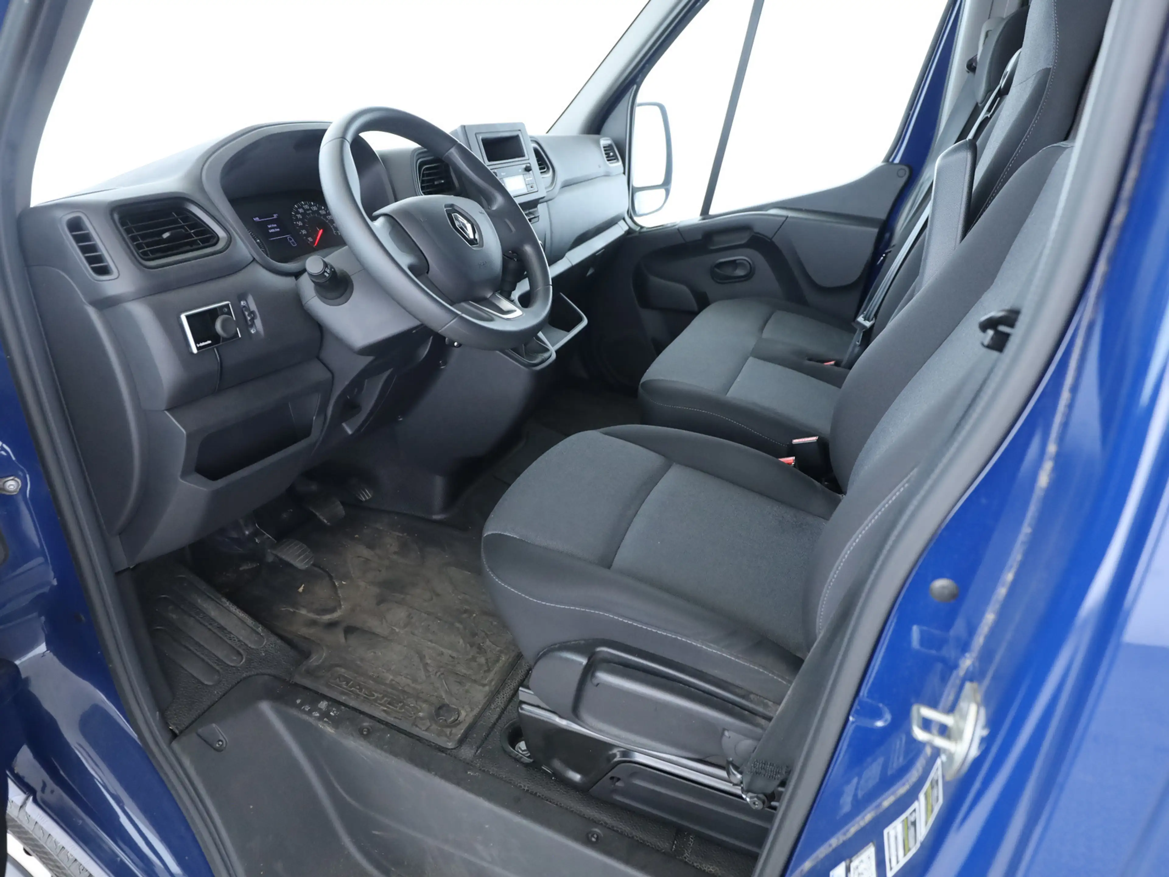 Renault Master 2.3 DCI 180 L2H2 3,5t — photo 10