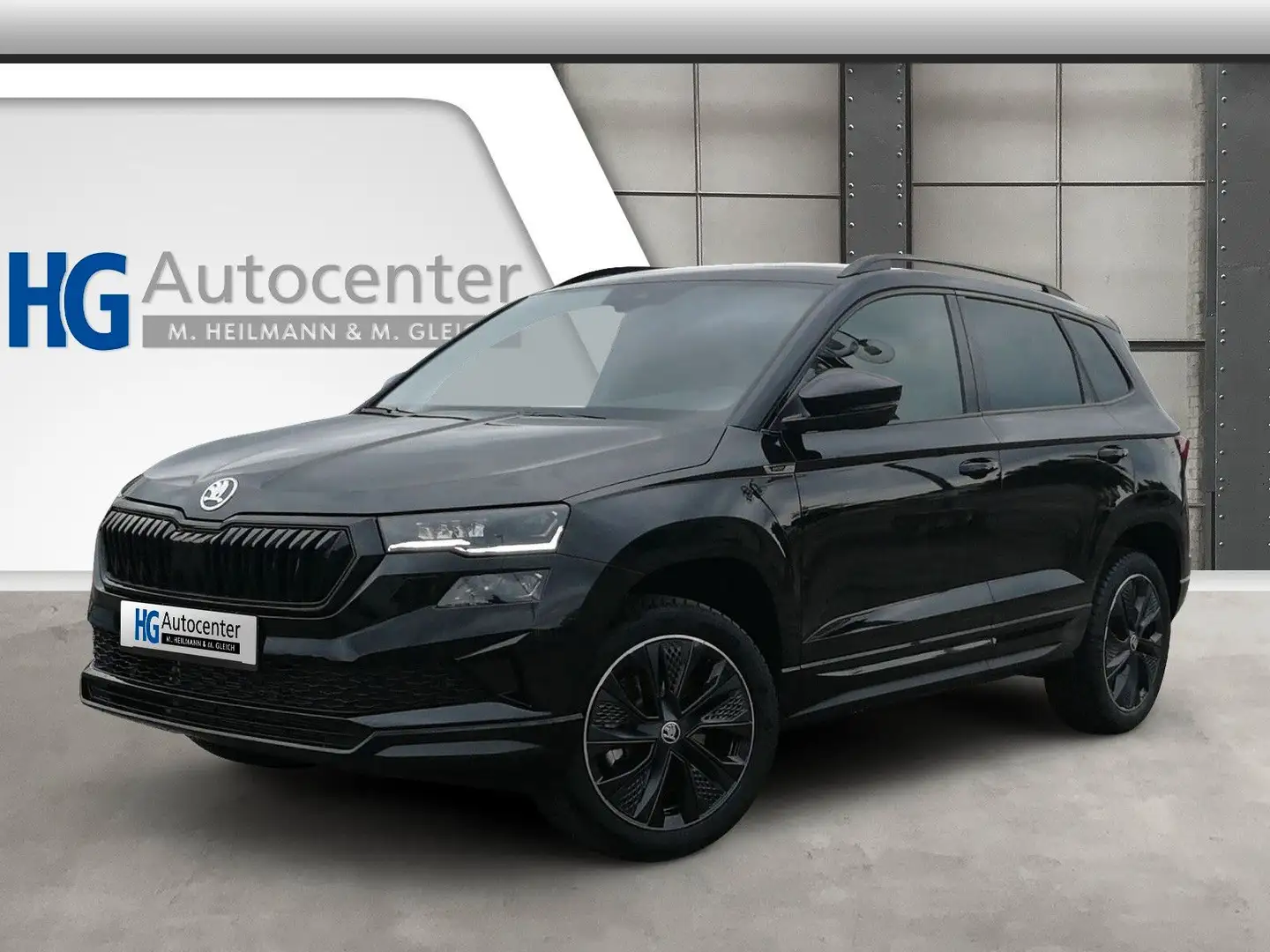 Skoda Karoq 1.5TSI Sportline PanoAHK Matrix5J.Garantie Schwarz - 1