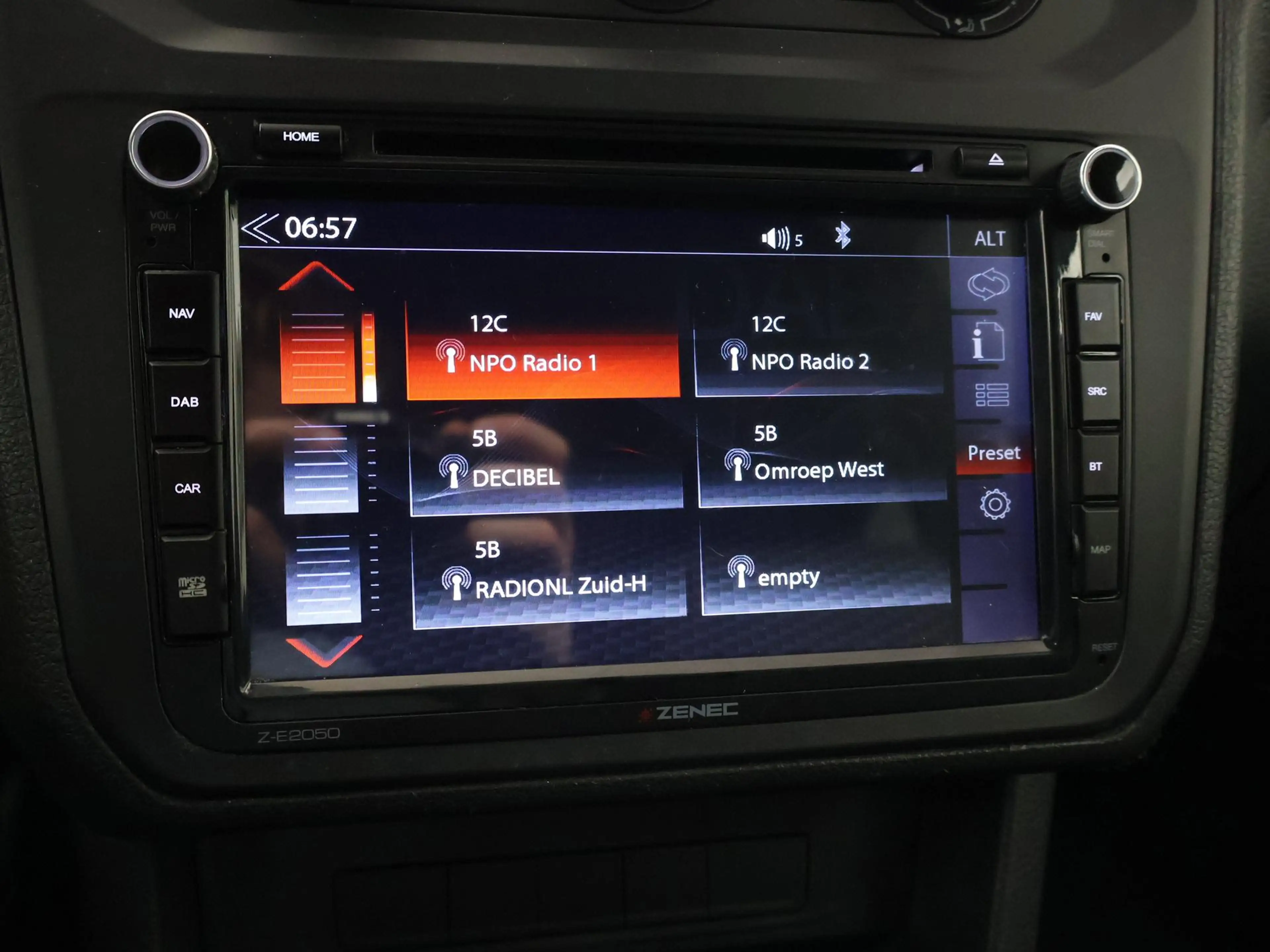 Volkswagen Caddy 1.6 TDI L2H1 MAXI + NAVIGATIE | TREKHAAK | CAMERA — photo 28