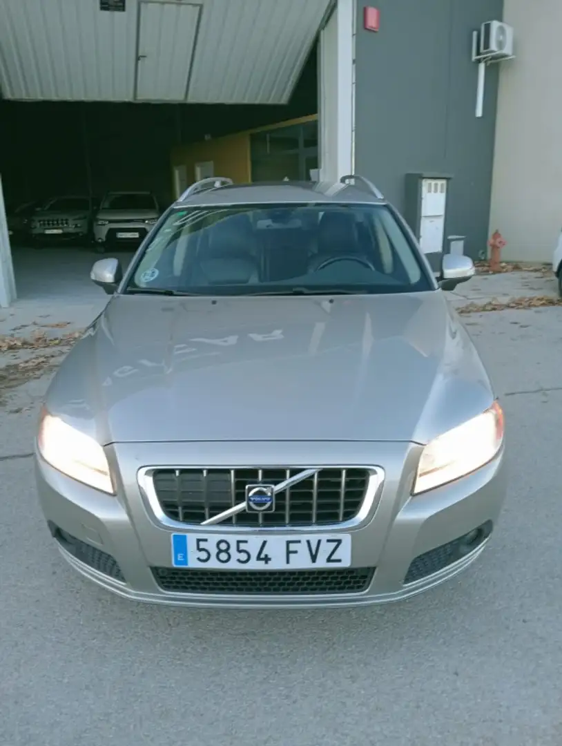 Volvo V70 Berlina Automático de 5 Puertas Gris - 2