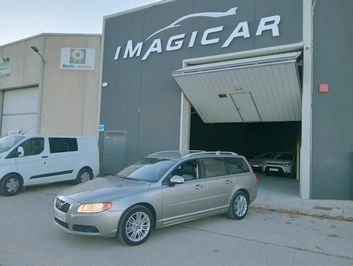 Volvo V70 Berlina Automático de 5 Puertas Gris - 1